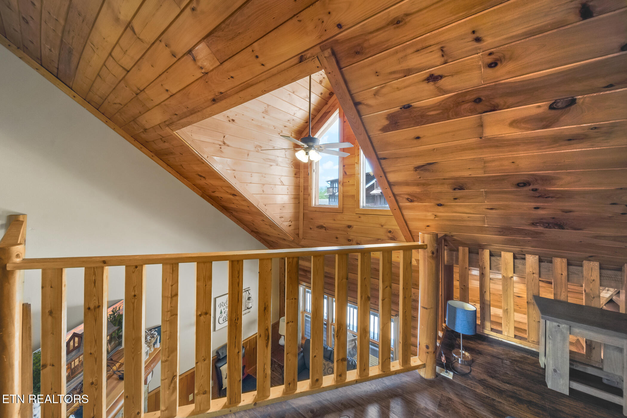 350 Big Bear Way Pigeon Forge TN 37863