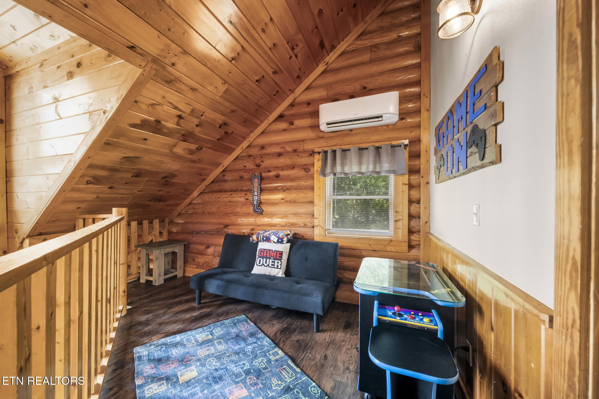 350 Big Bear Way Pigeon Forge TN 37863