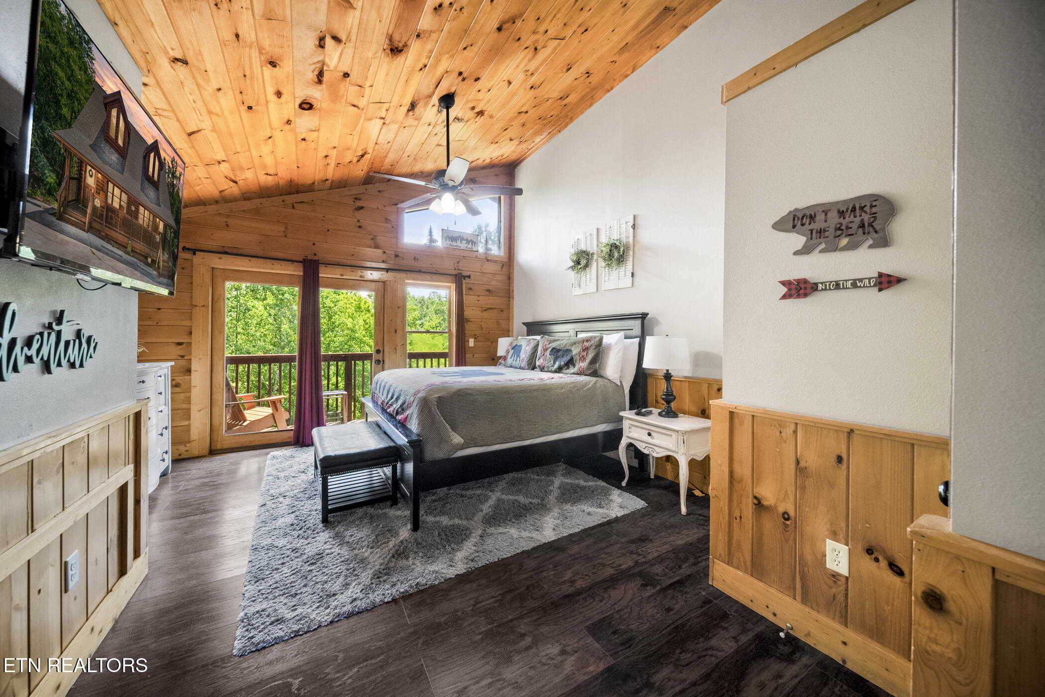 350 Big Bear Way Pigeon Forge TN 37863