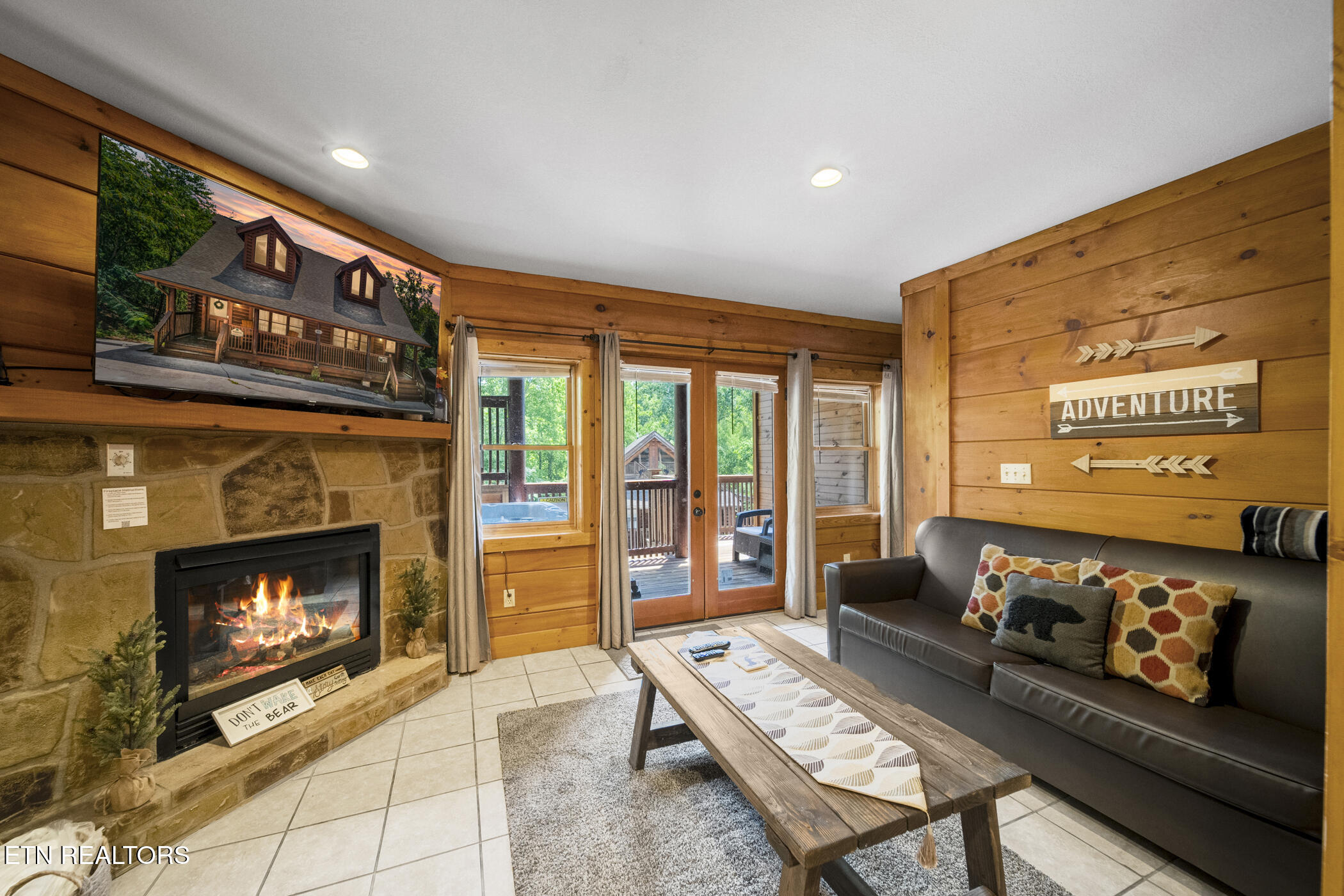 350 Big Bear Way Pigeon Forge TN 37863