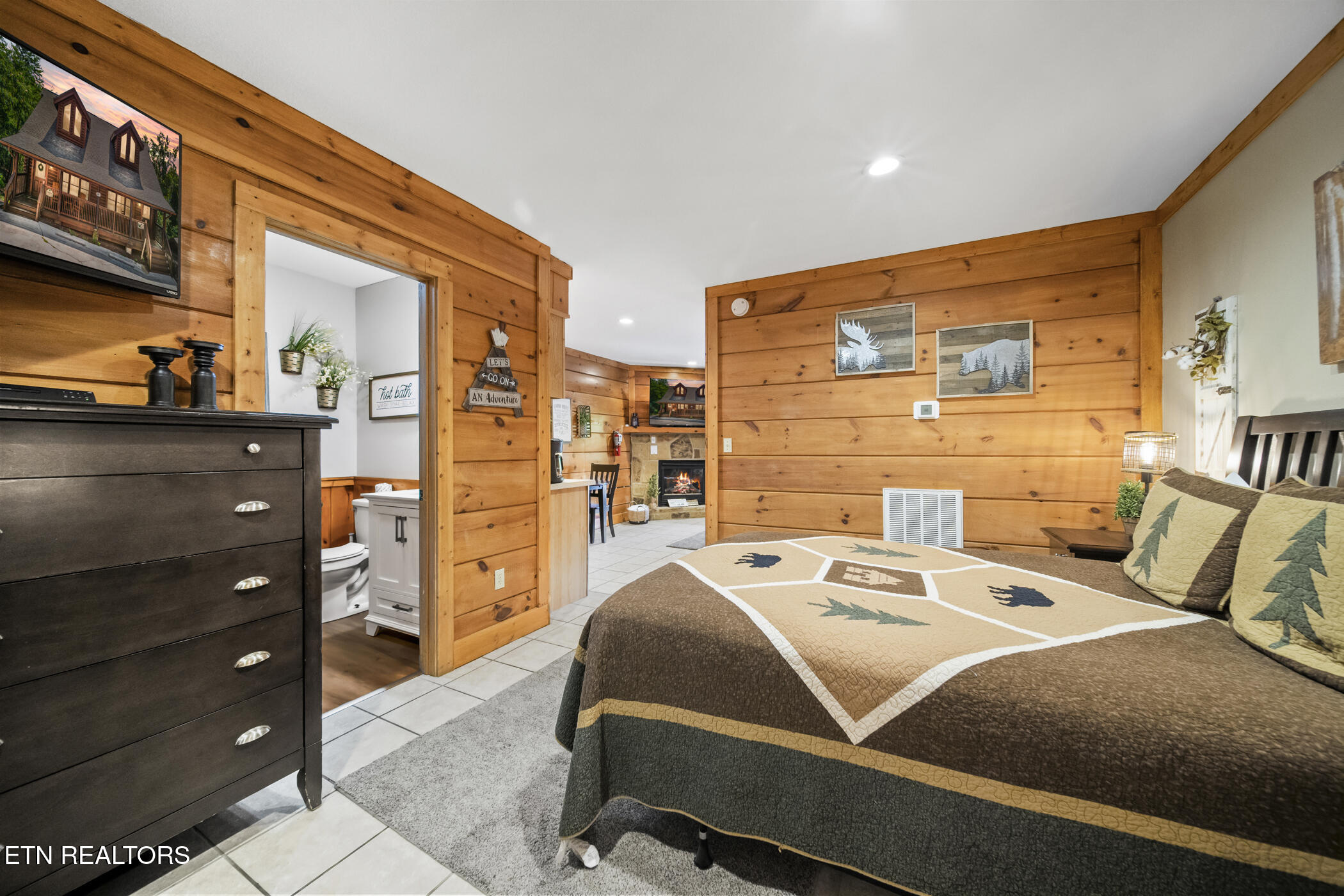 350 Big Bear Way Pigeon Forge TN 37863