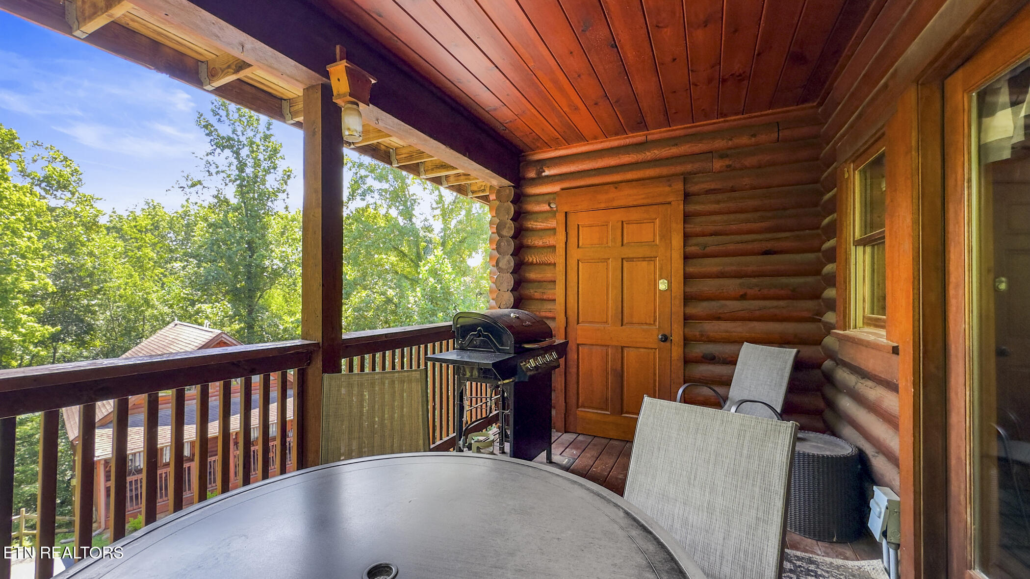 350 Big Bear Way Pigeon Forge TN 37863