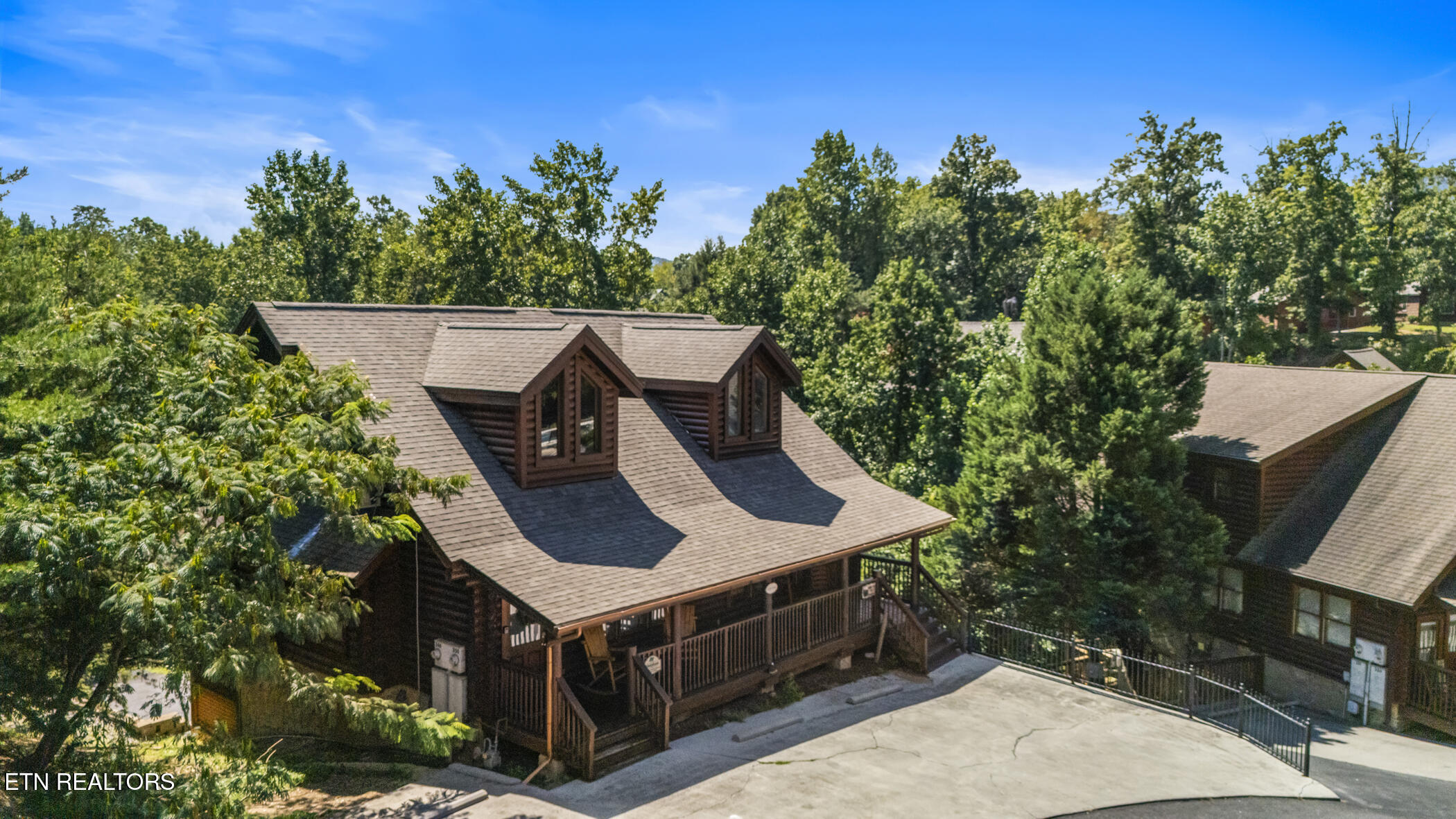 350 Big Bear Way Pigeon Forge TN 37863