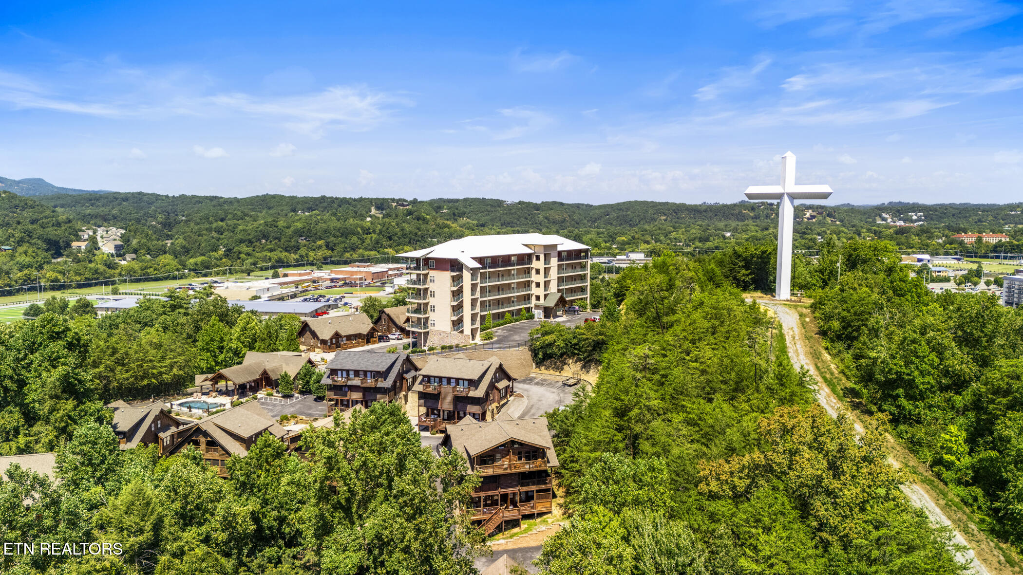 350 Big Bear Way Pigeon Forge TN 37863