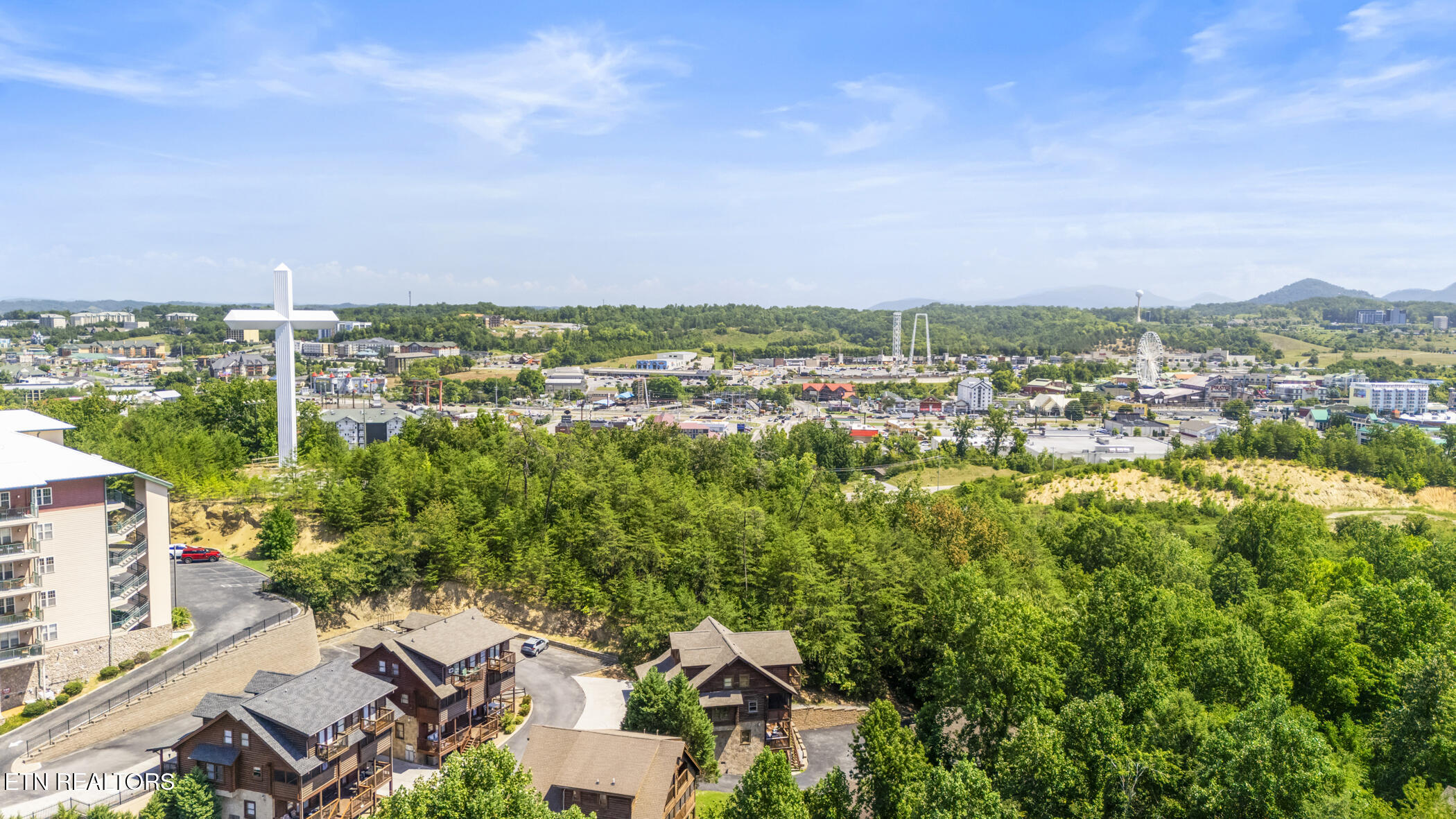 350 Big Bear Way Pigeon Forge TN 37863