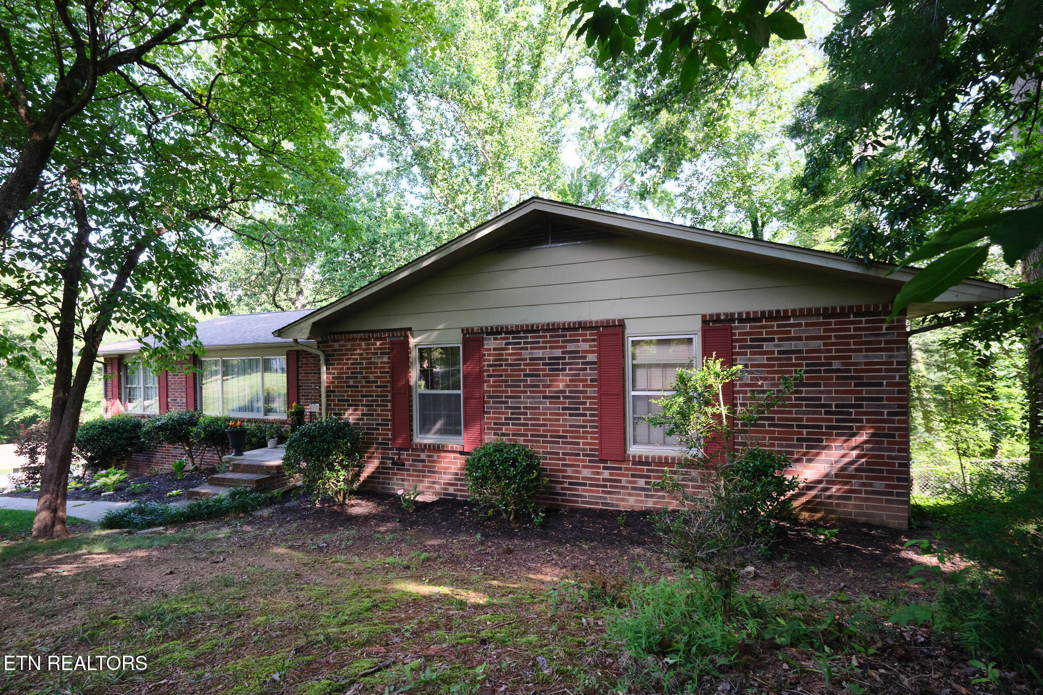 101 Greenbriar Lane Oak Ridge TN 37830