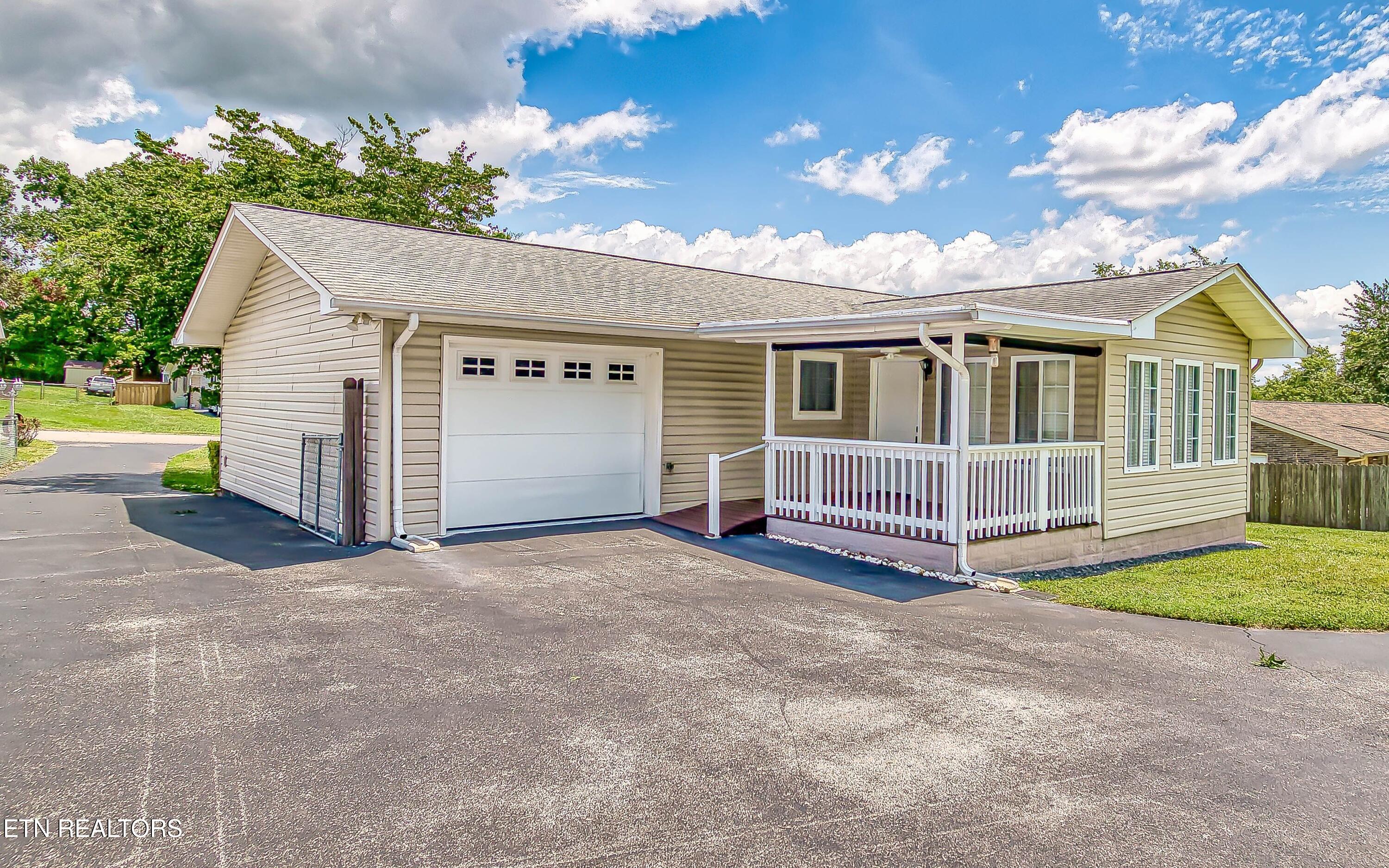 301 Foster Drive Lenoir City TN 37772
