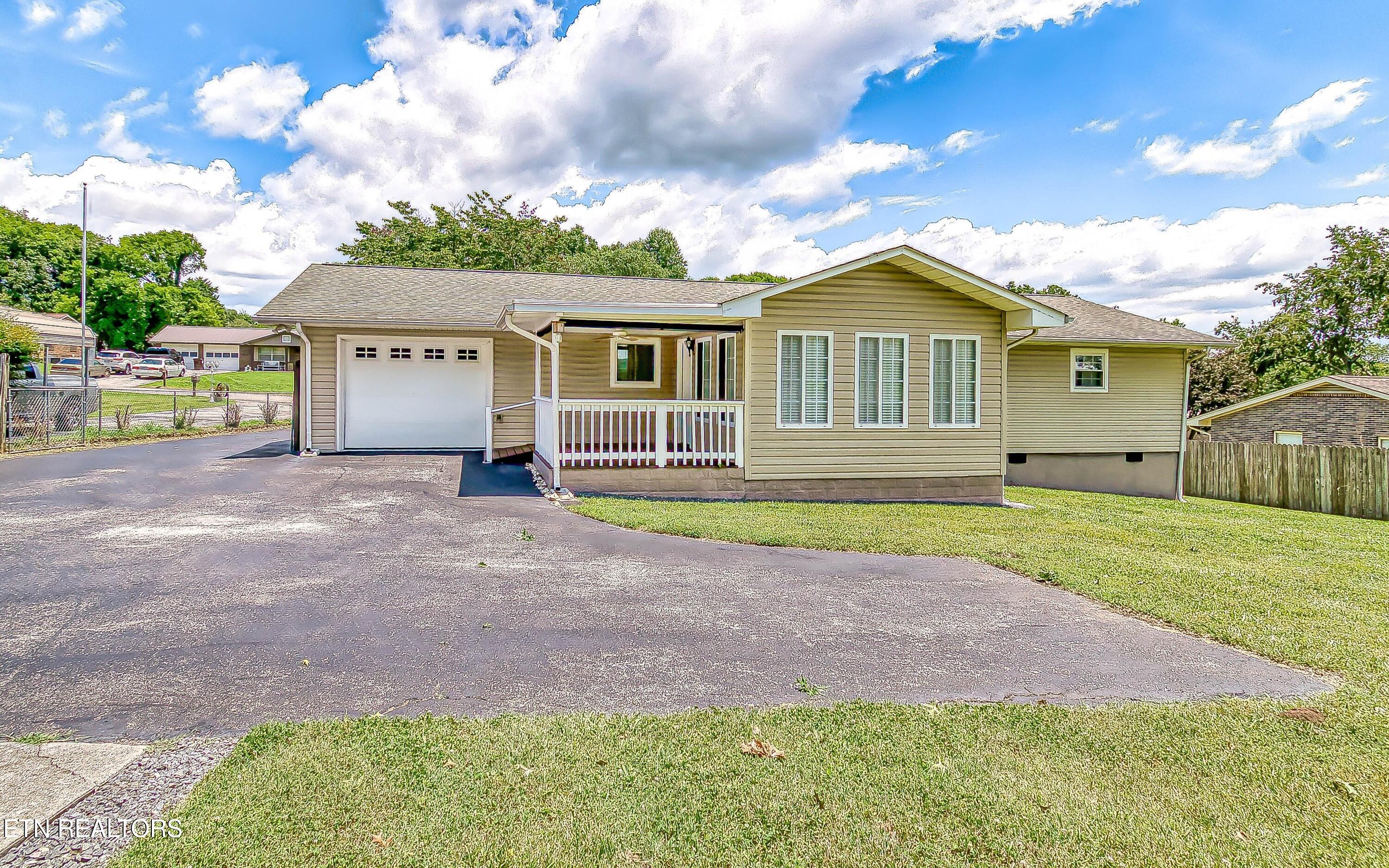 301 Foster Drive Lenoir City TN 37772