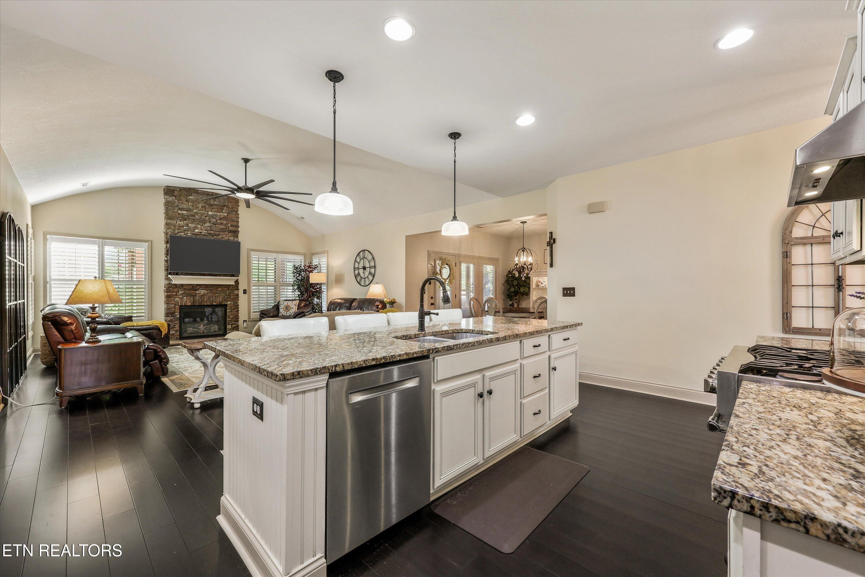 851 Granada Drive Lenoir City TN 37772