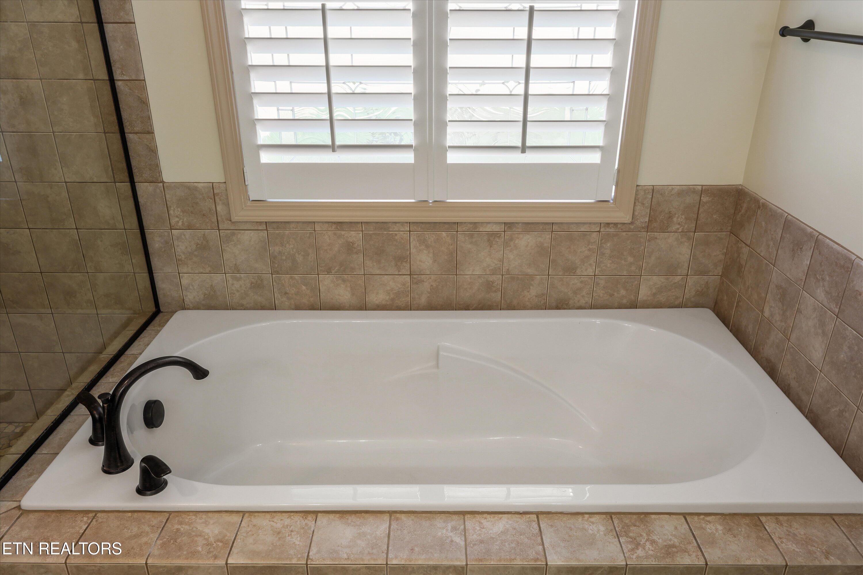 851 Granada Drive Lenoir City TN 37772