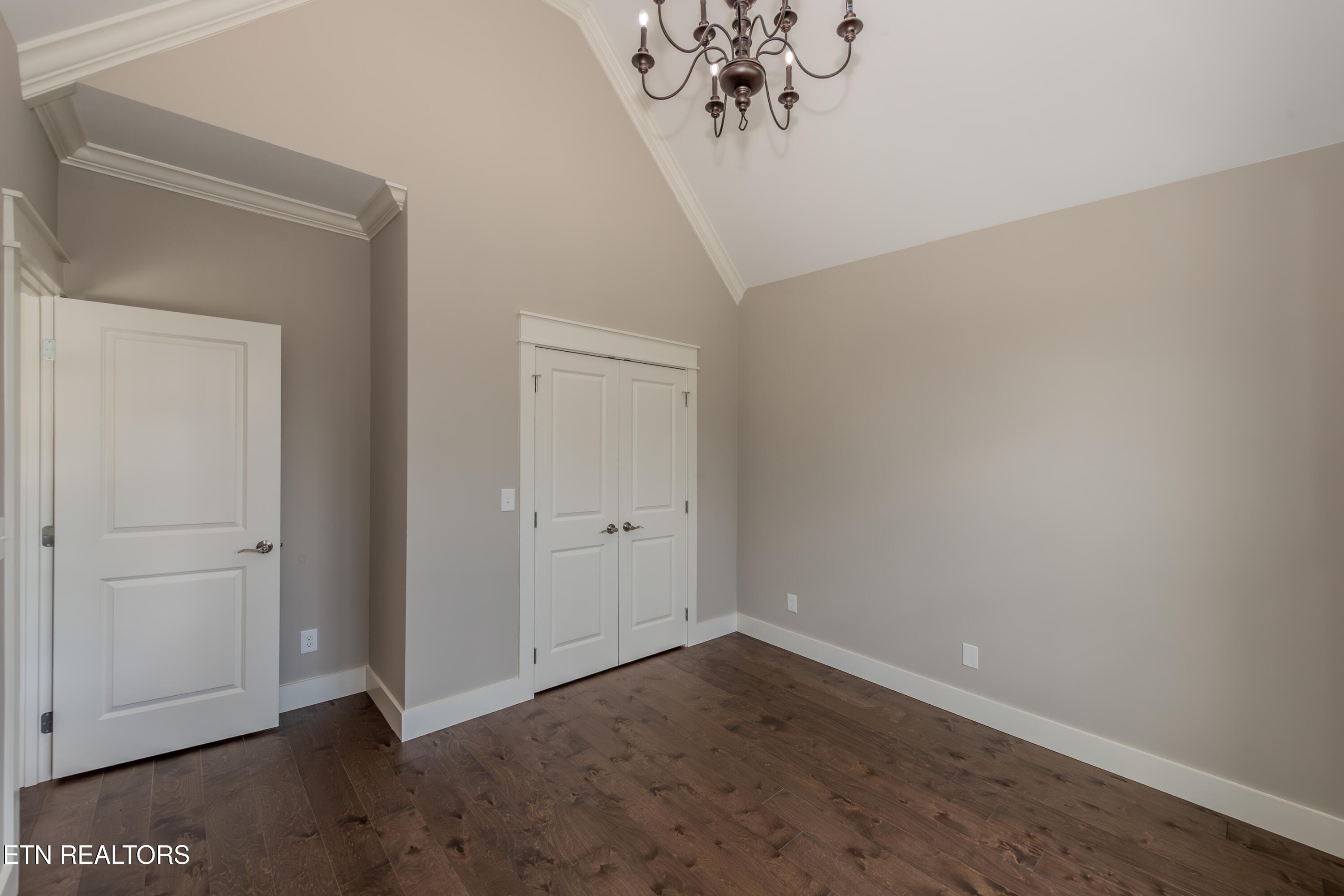 8017 Little Joe Road Powell TN 37849
