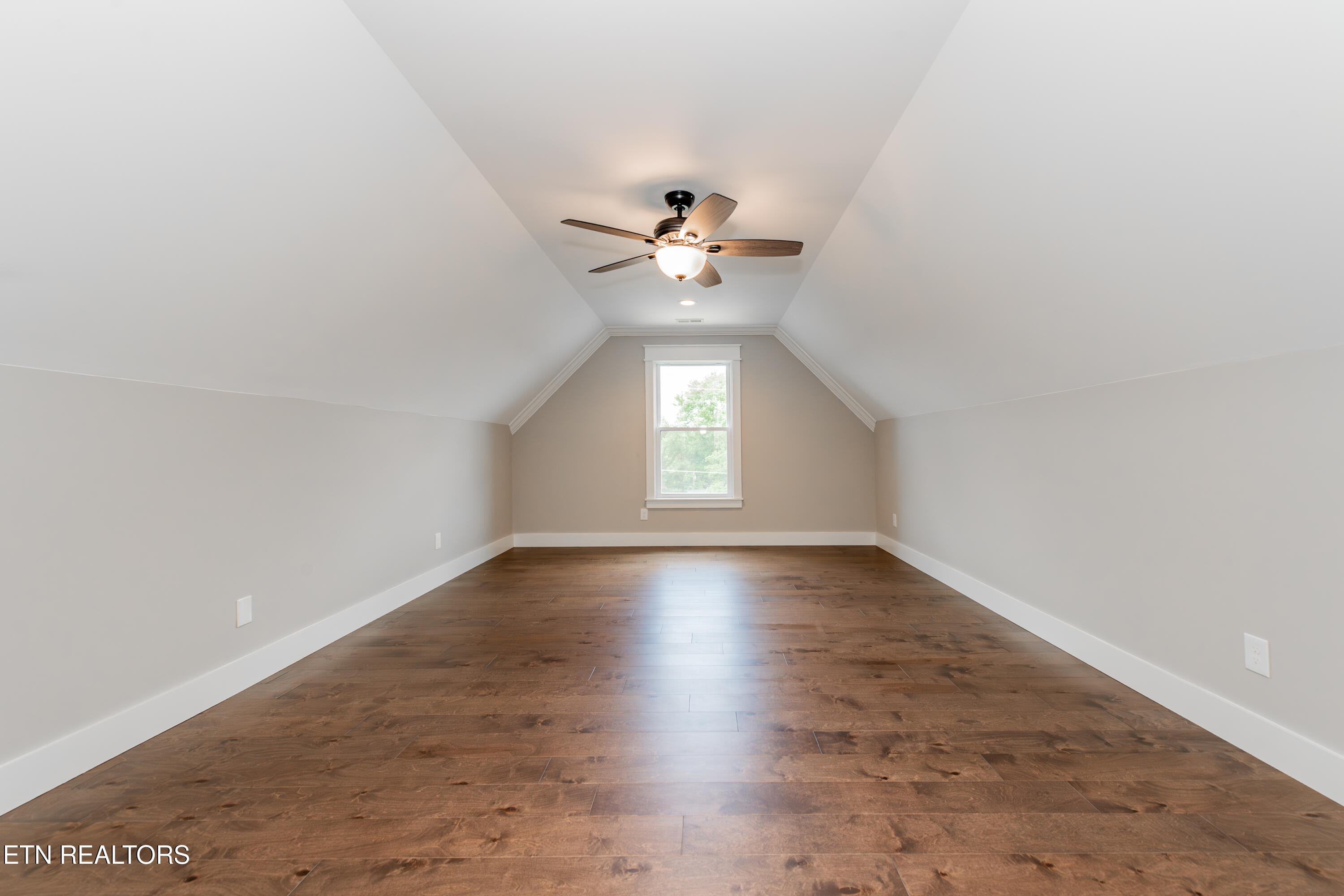 8017 Little Joe Road Powell TN 37849
