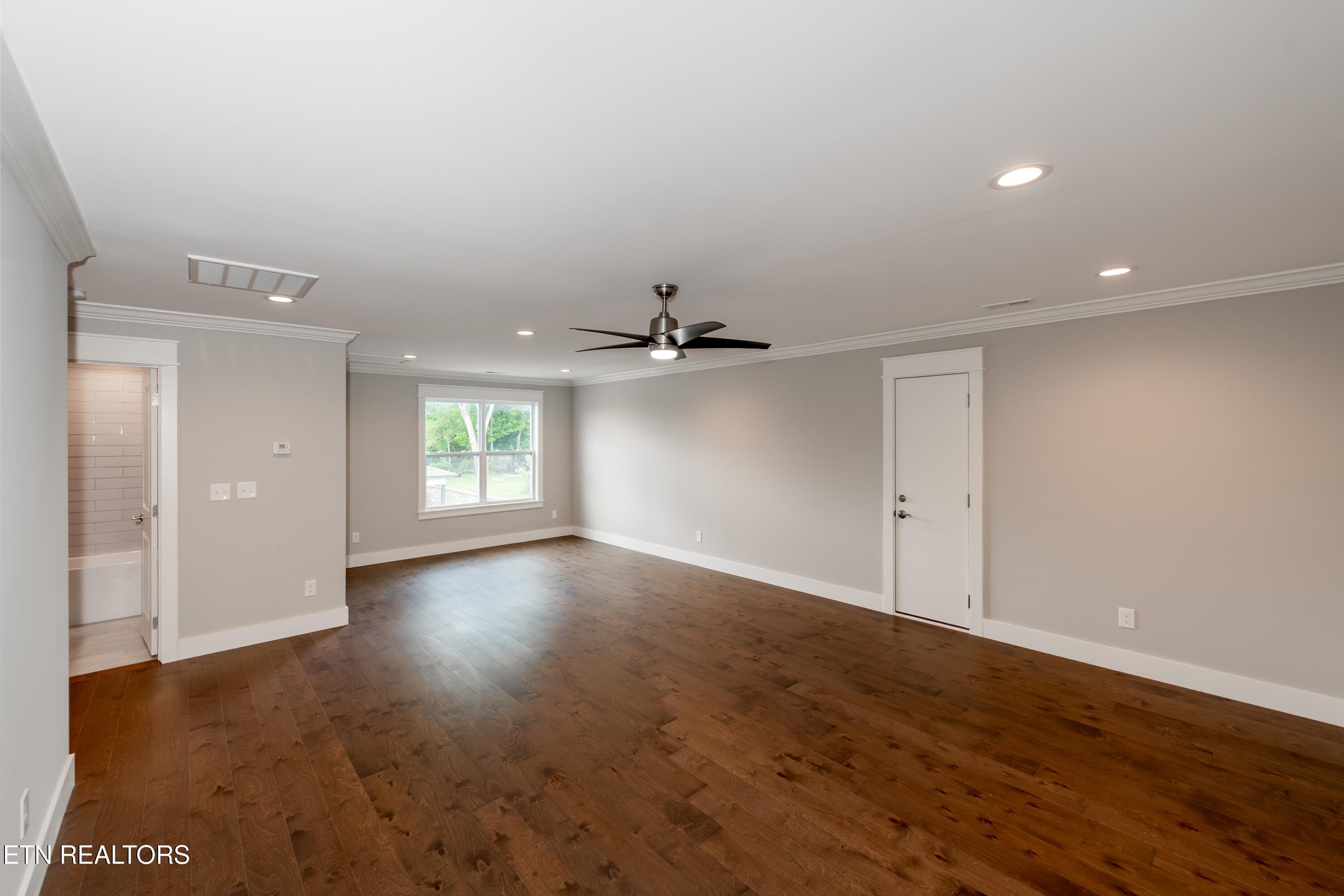 8017 Little Joe Road Powell TN 37849