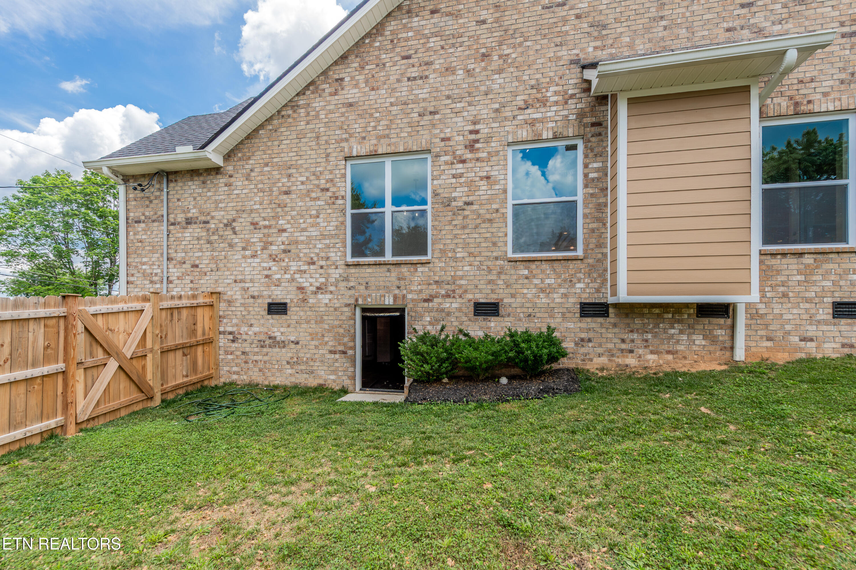 8017 Little Joe Road Powell TN 37849