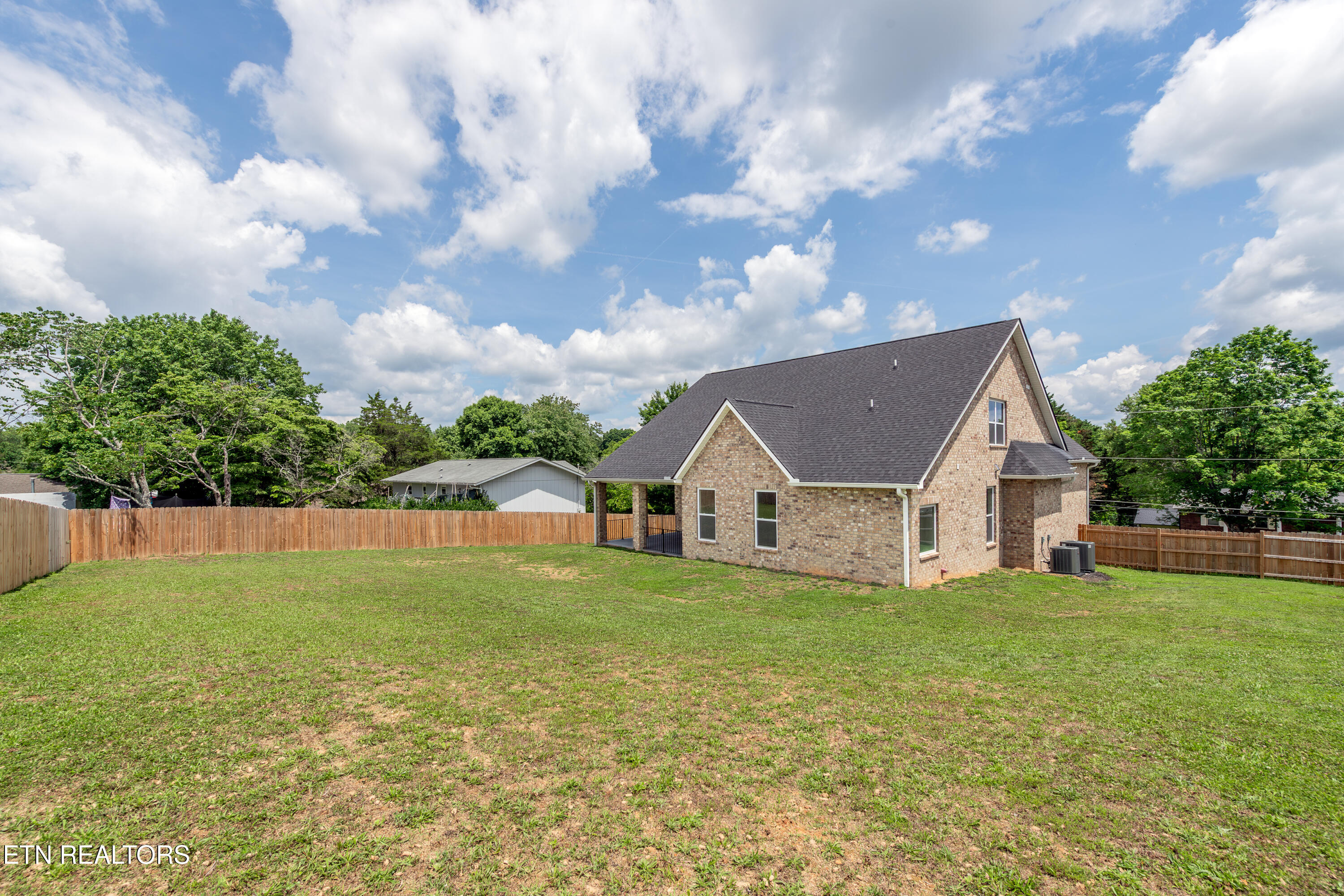 8017 Little Joe Road Powell TN 37849