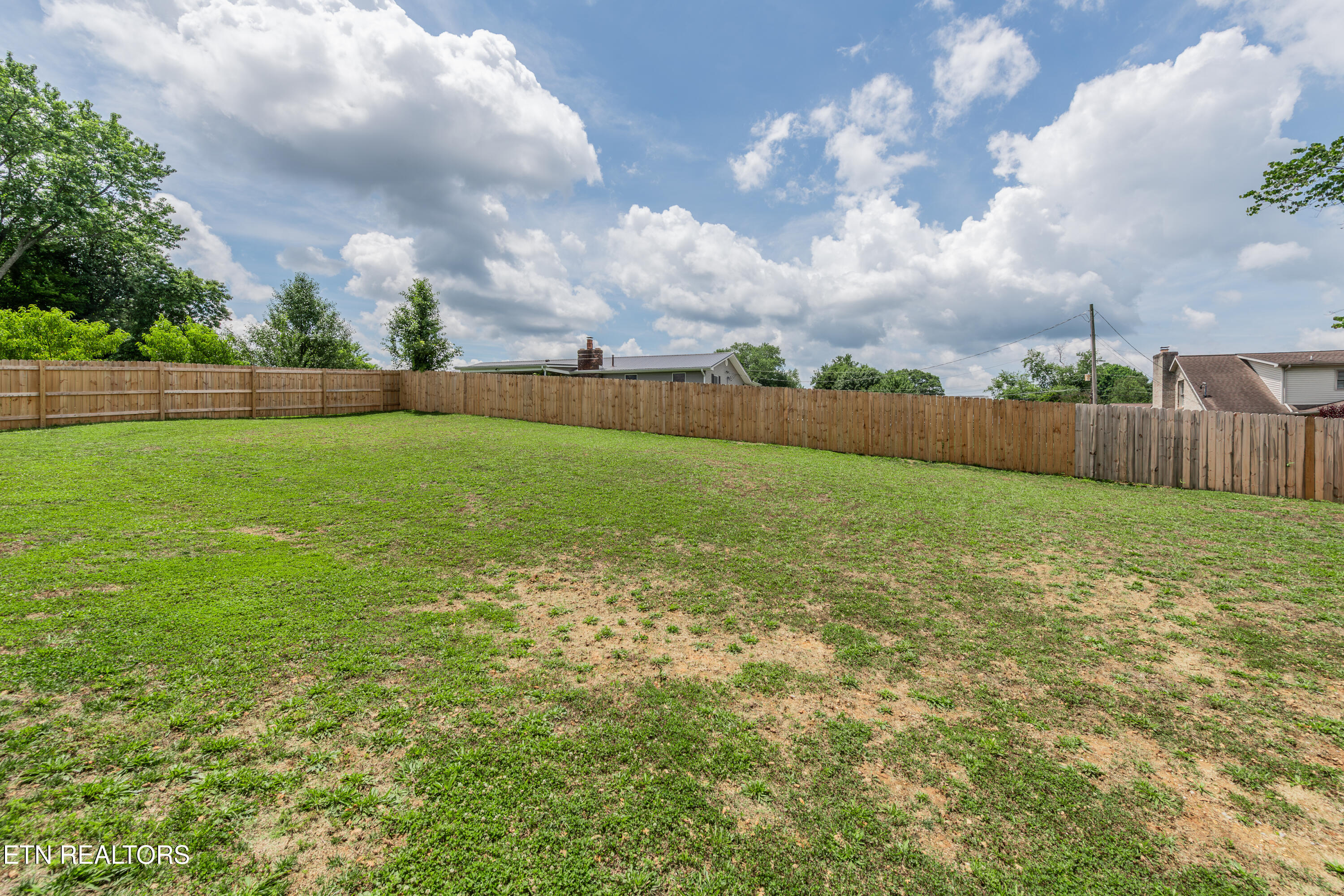 8017 Little Joe Road Powell TN 37849