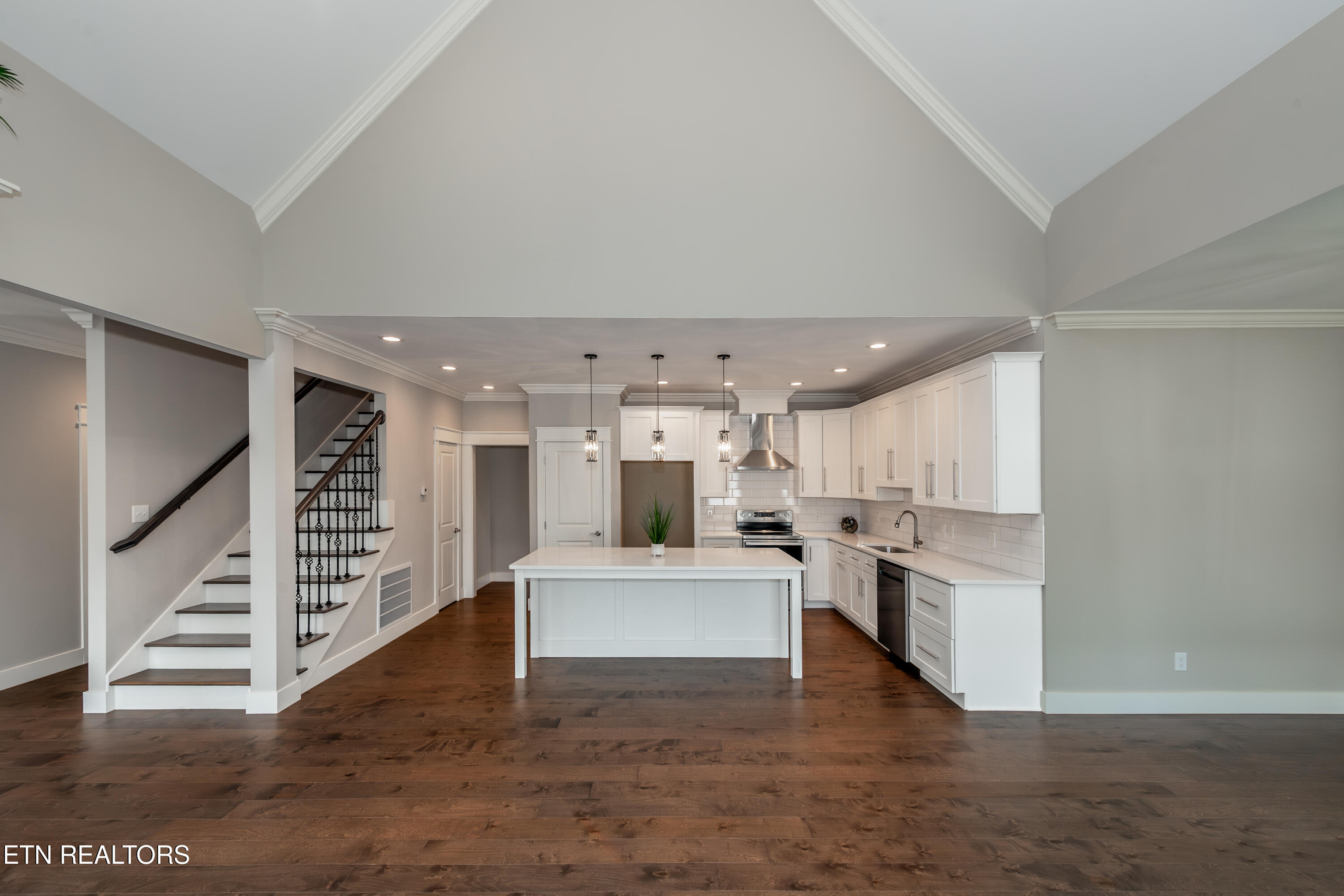 8017 Little Joe Road Powell TN 37849