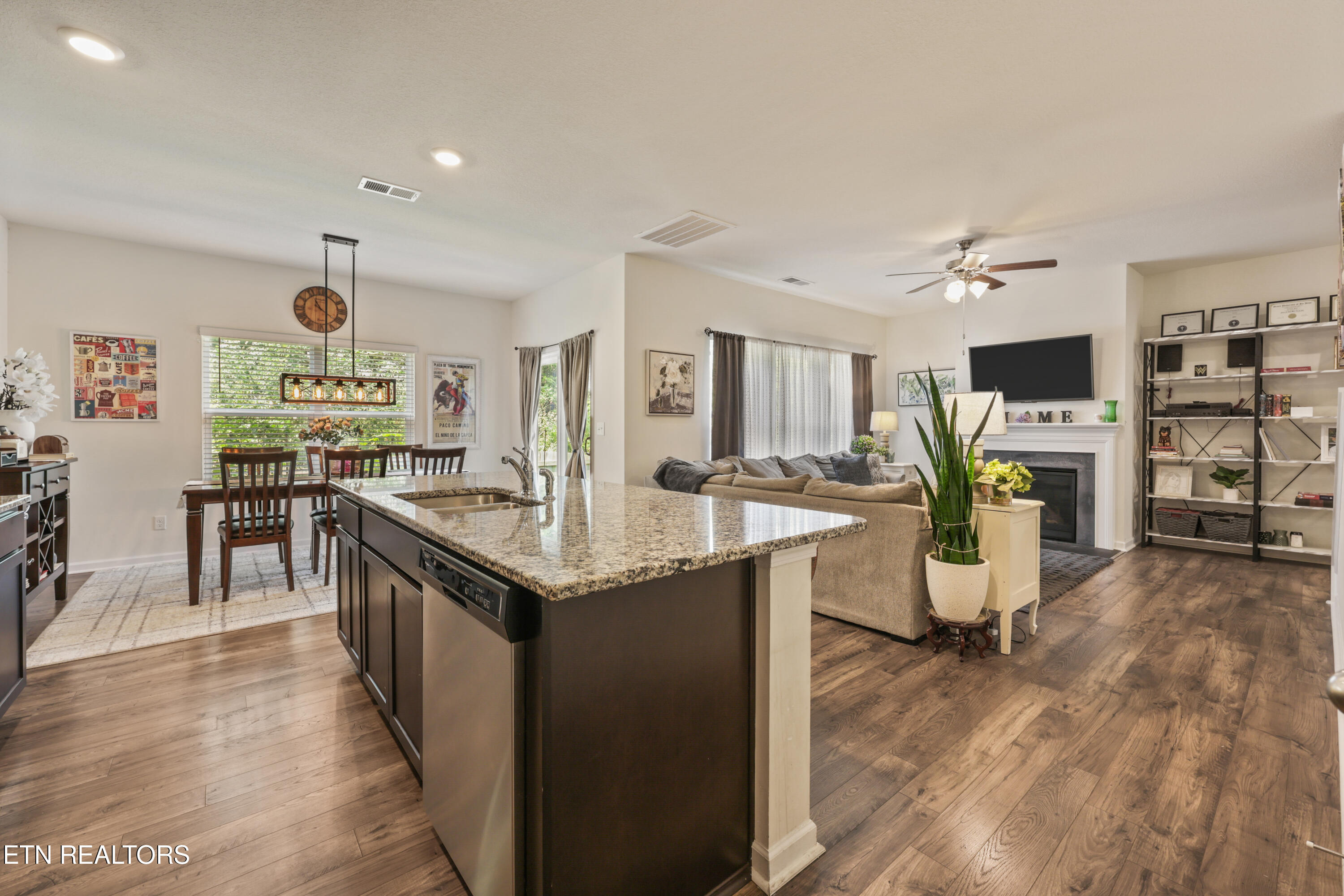 3 Poplar Court Clinton TN 37716