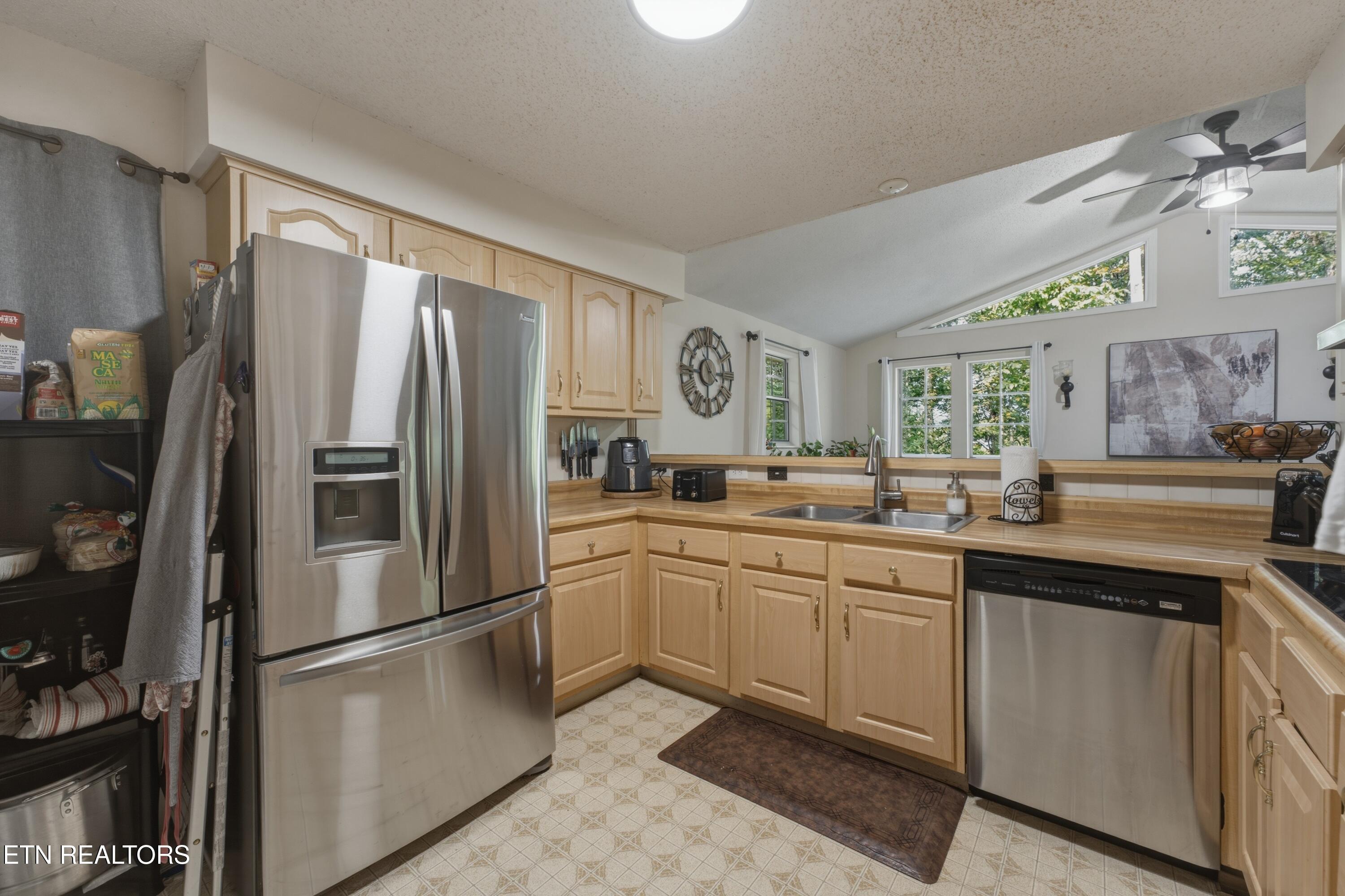 1119 W Outer Drive Oak Ridge TN 37830