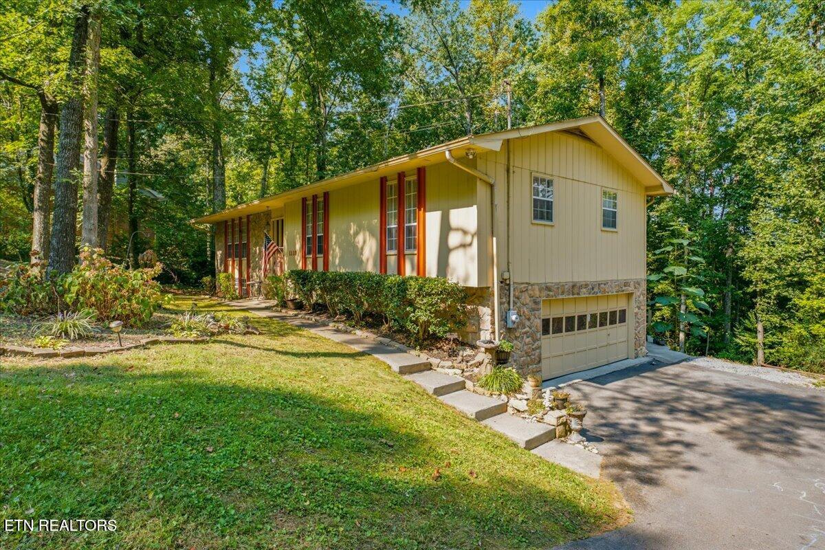 1119 W Outer Drive Oak Ridge TN 37830