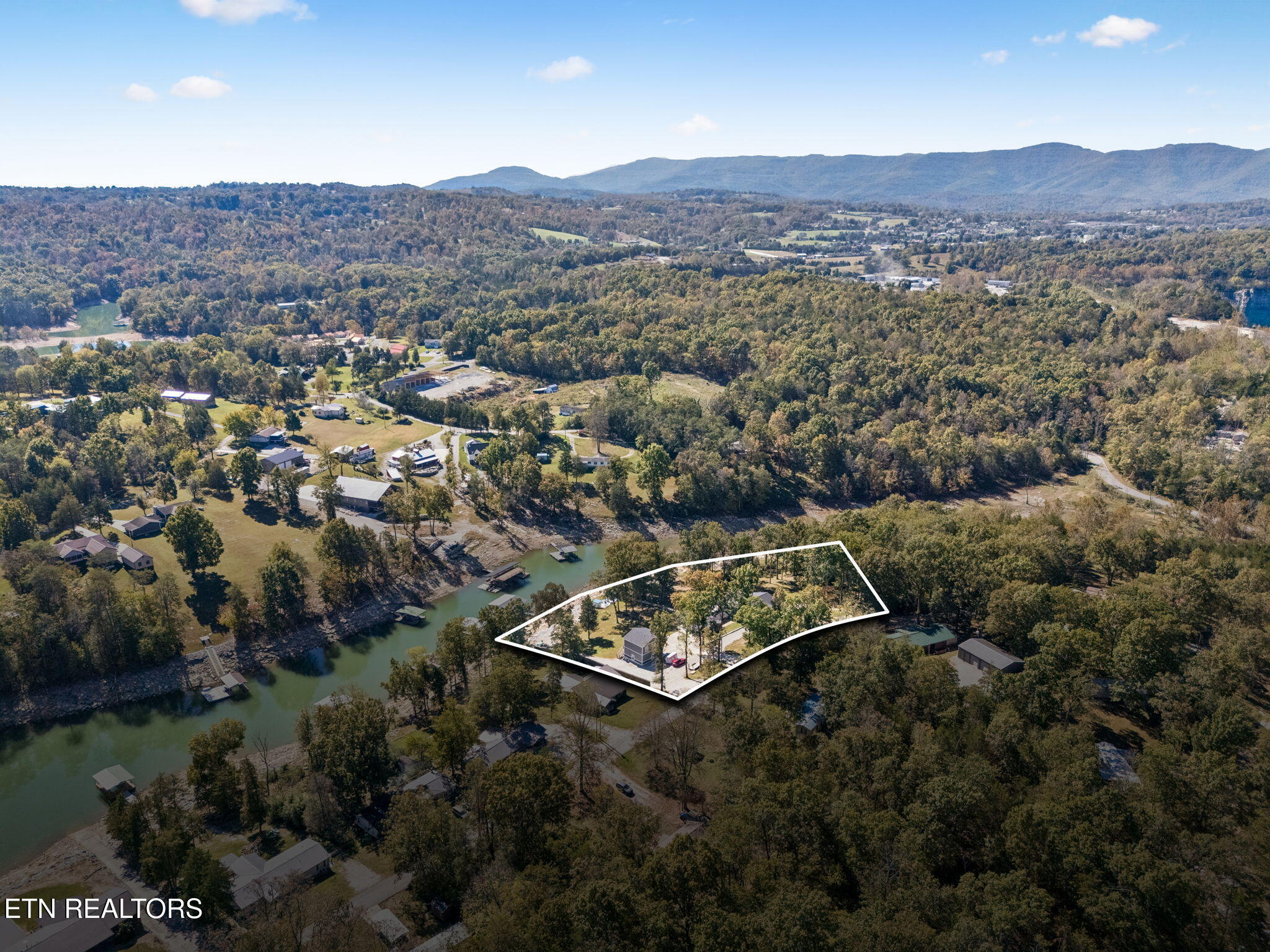 496 Shawnee Drive Jacksboro TN 37757