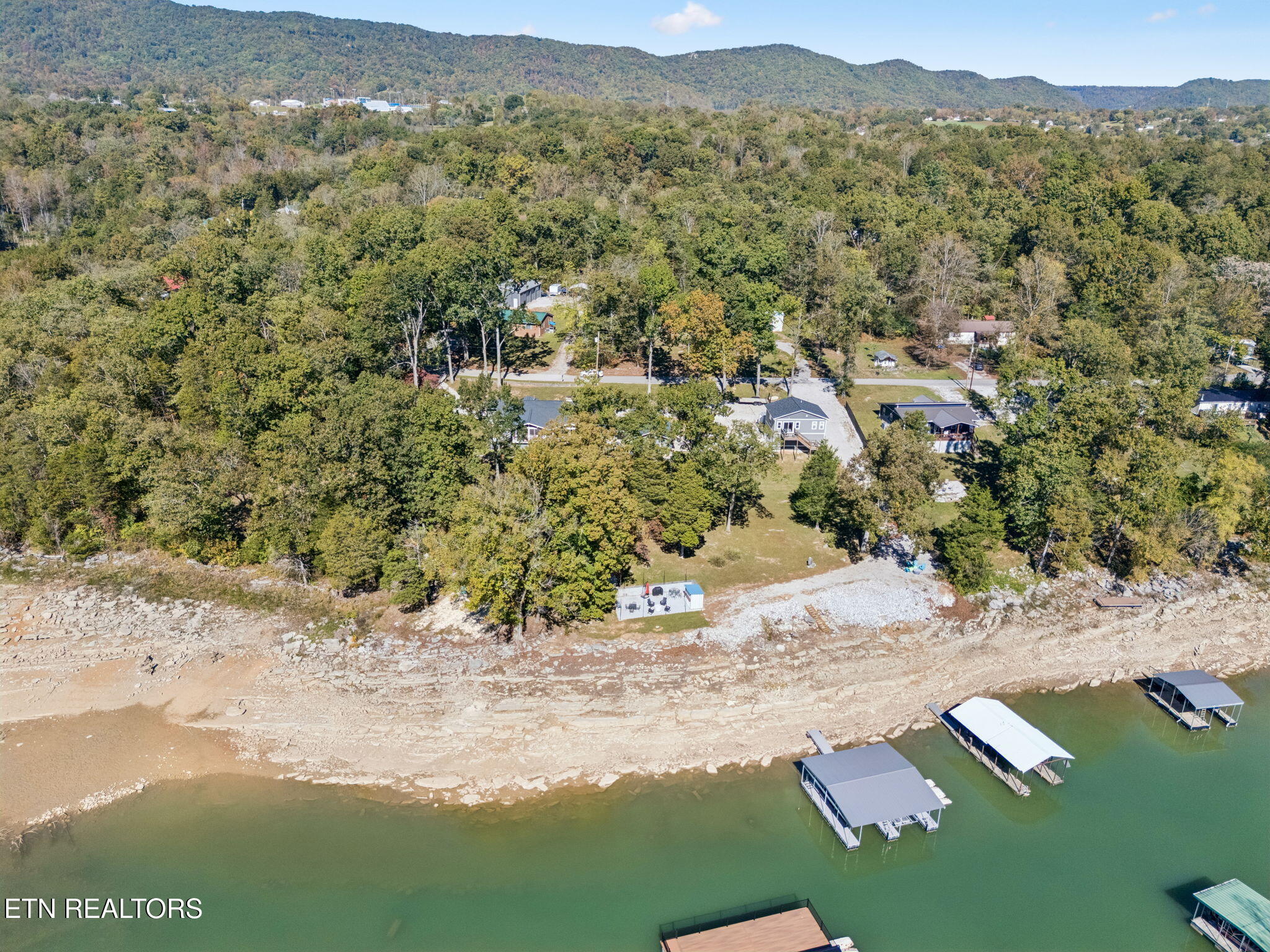 496 Shawnee Drive Jacksboro TN 37757