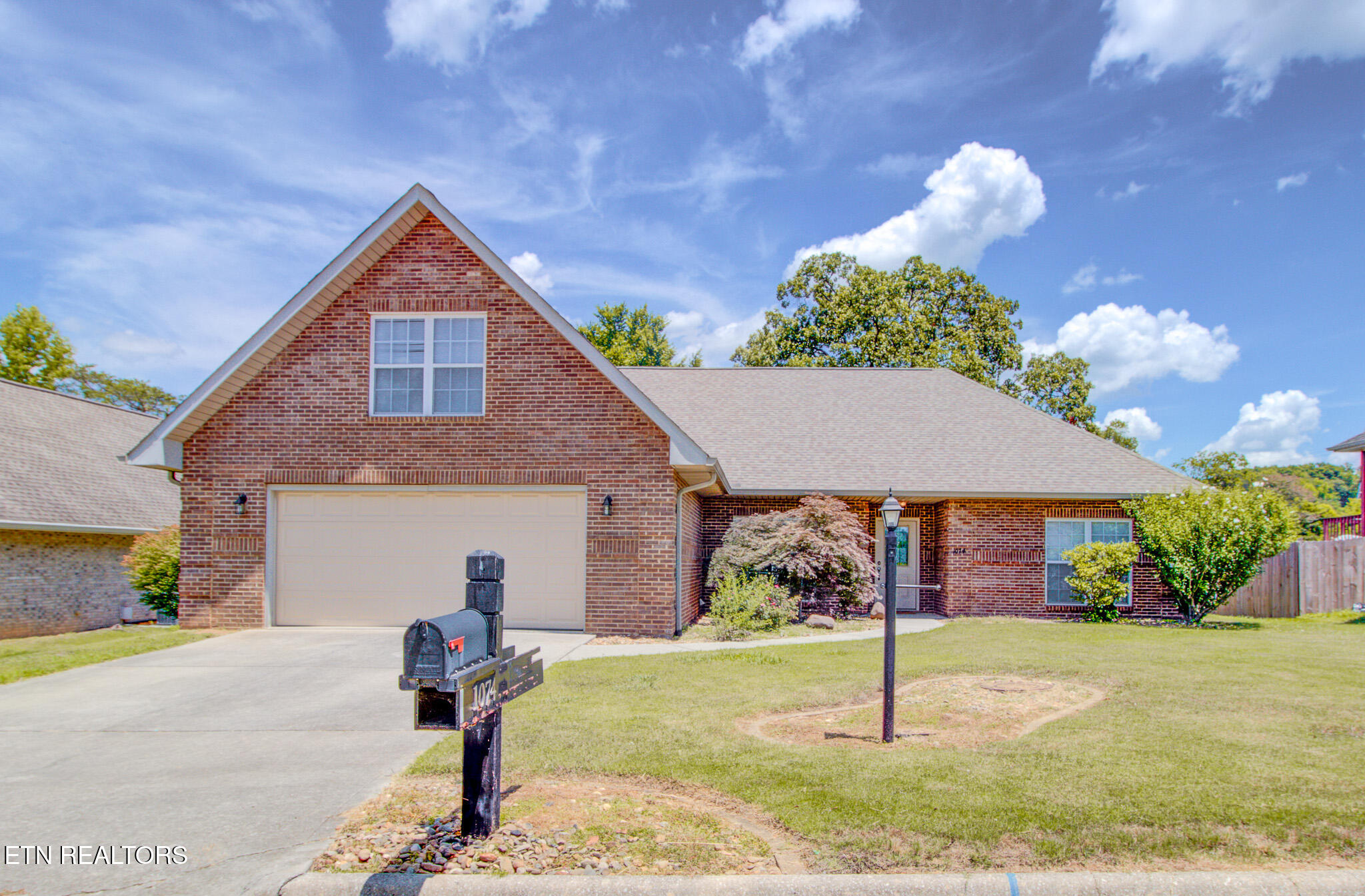 1074 Saint Johns Drive Maryville TN 37801