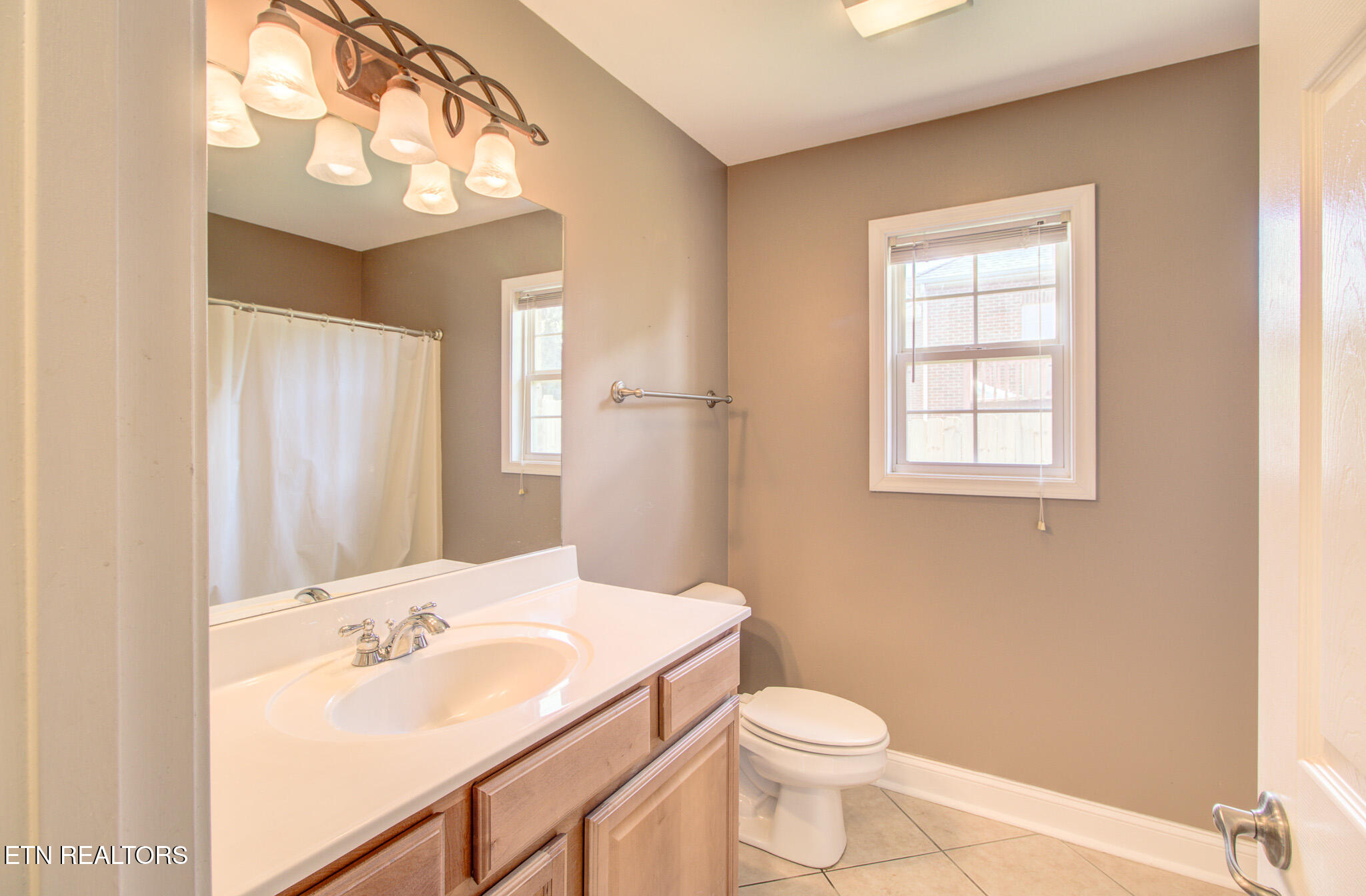 1074 Saint Johns Drive Maryville TN 37801