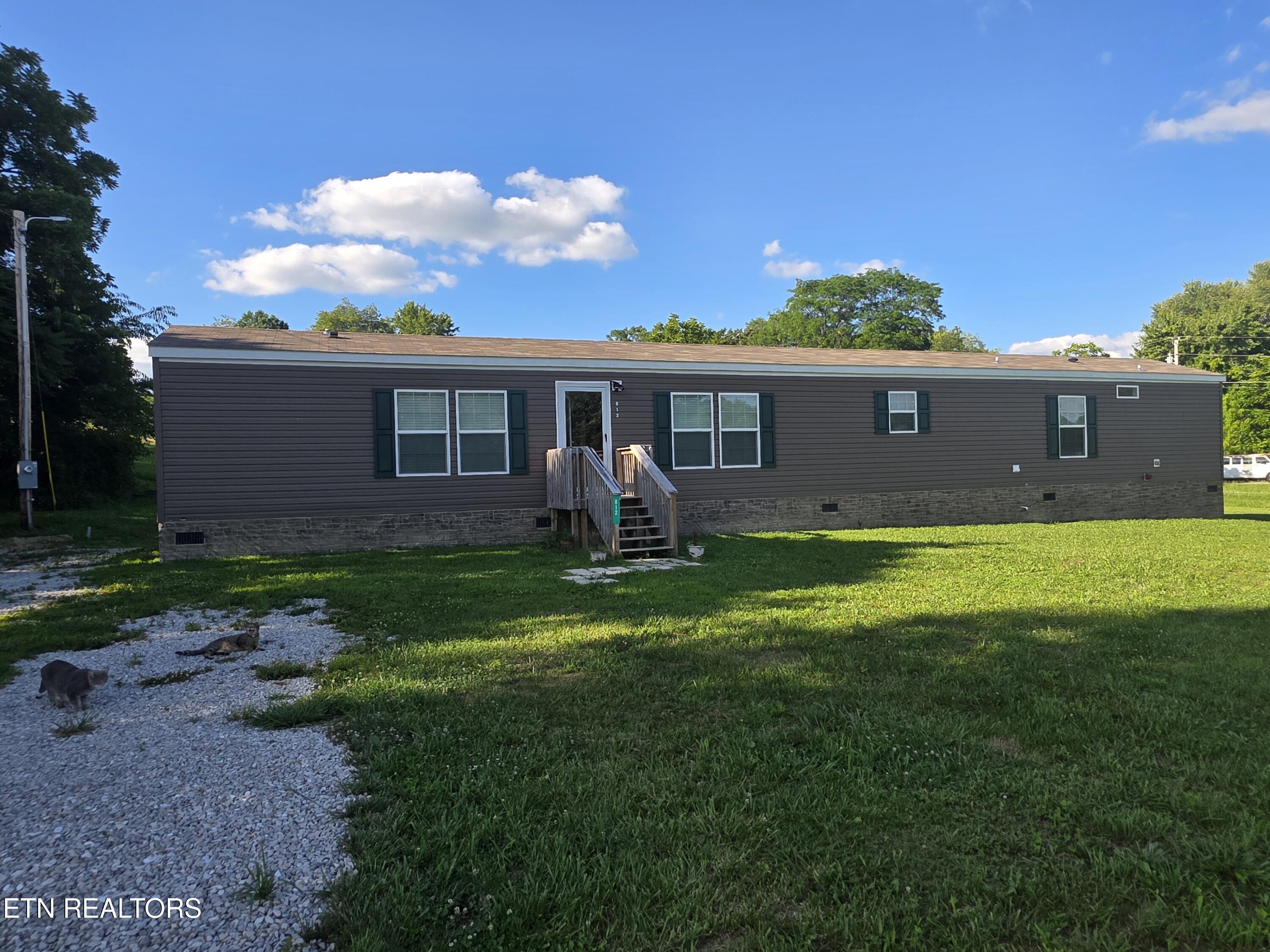 812 W 3rd Avenue Oneida TN 37841
