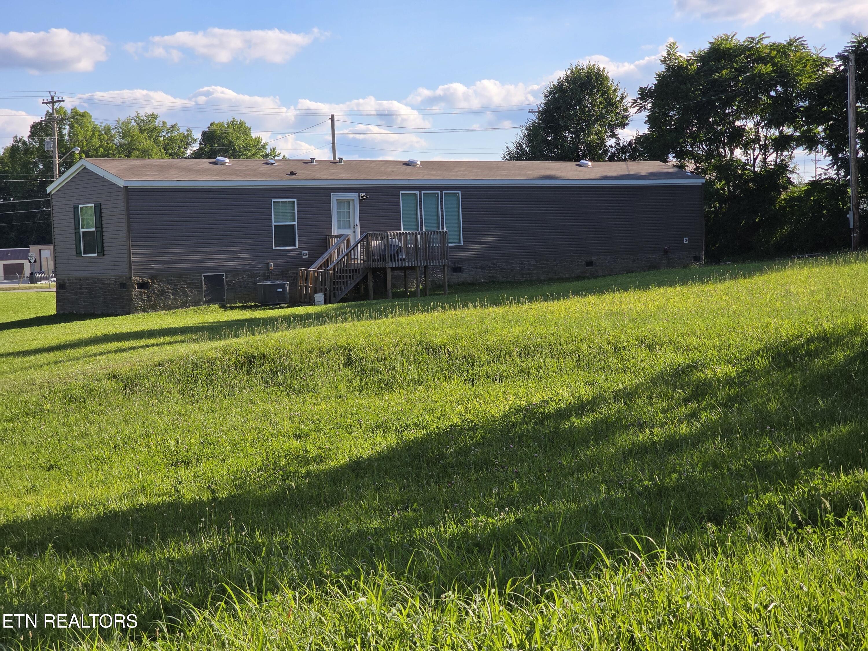 812 W 3rd Avenue Oneida TN 37841