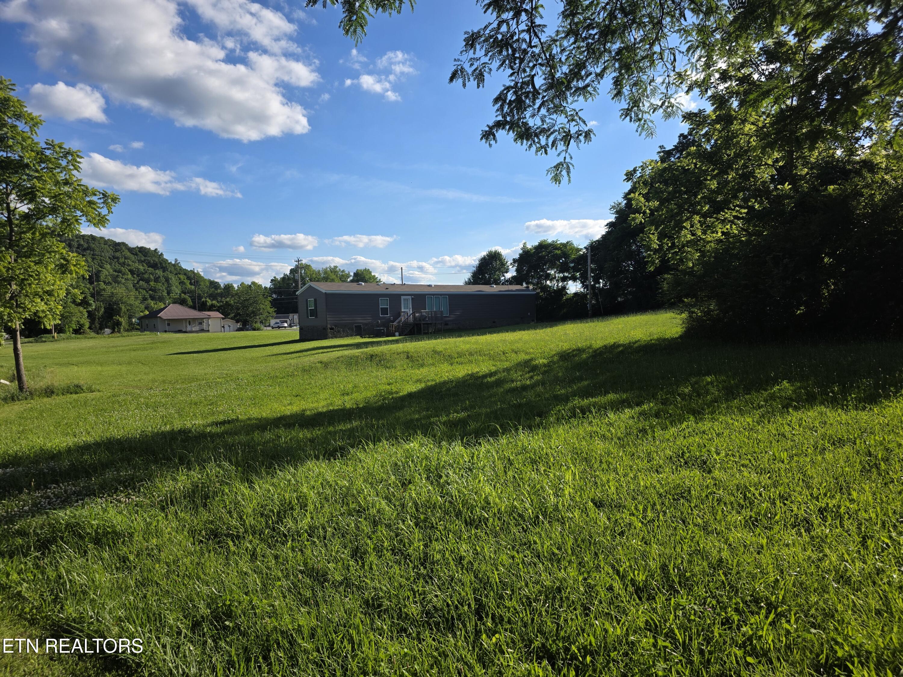812 W 3rd Avenue Oneida TN 37841