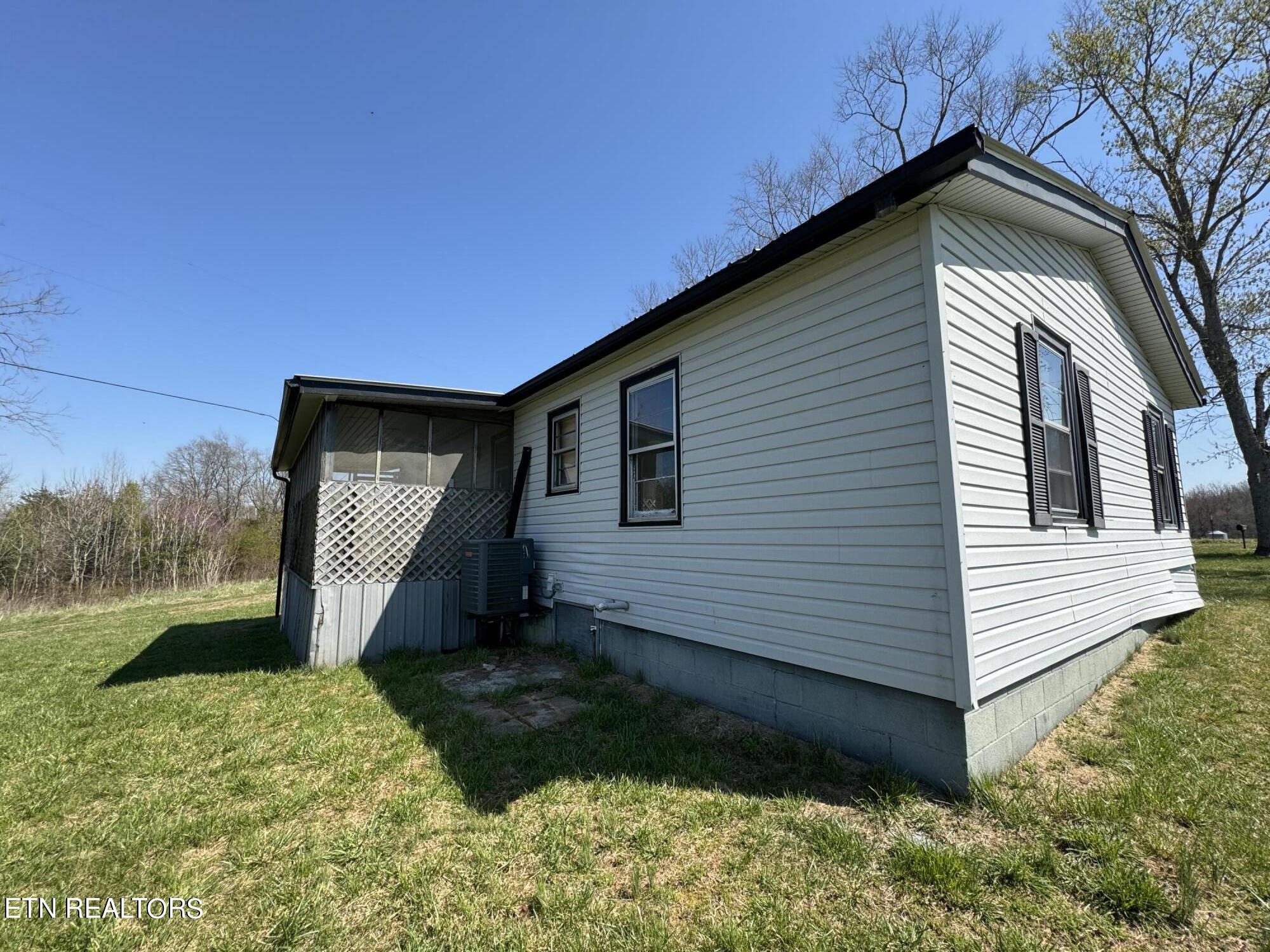 1222 Will Thompson Road Sparta TN 38583