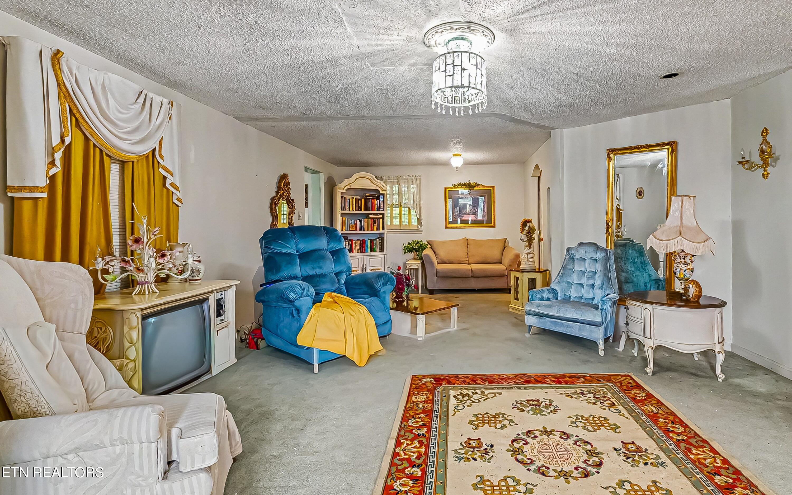 130 Old Knoxville Highway Oliver Springs TN 37840