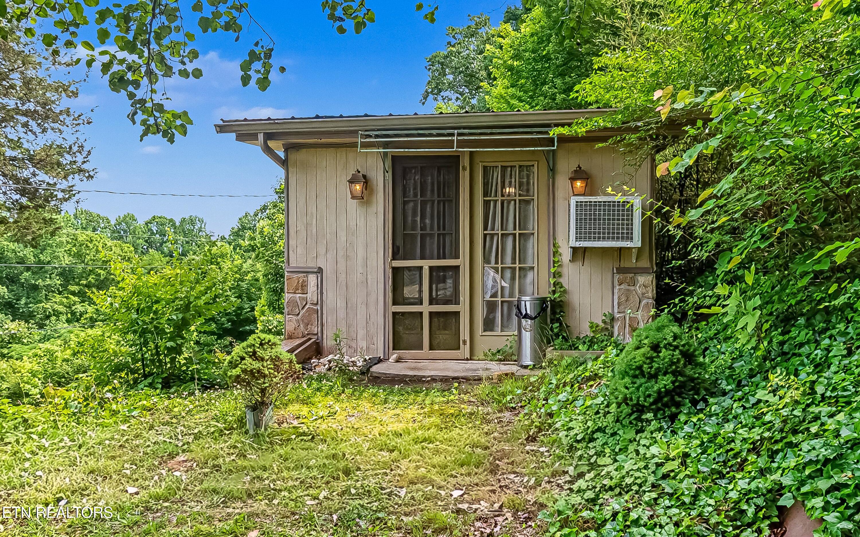 130 Old Knoxville Highway Oliver Springs TN 37840