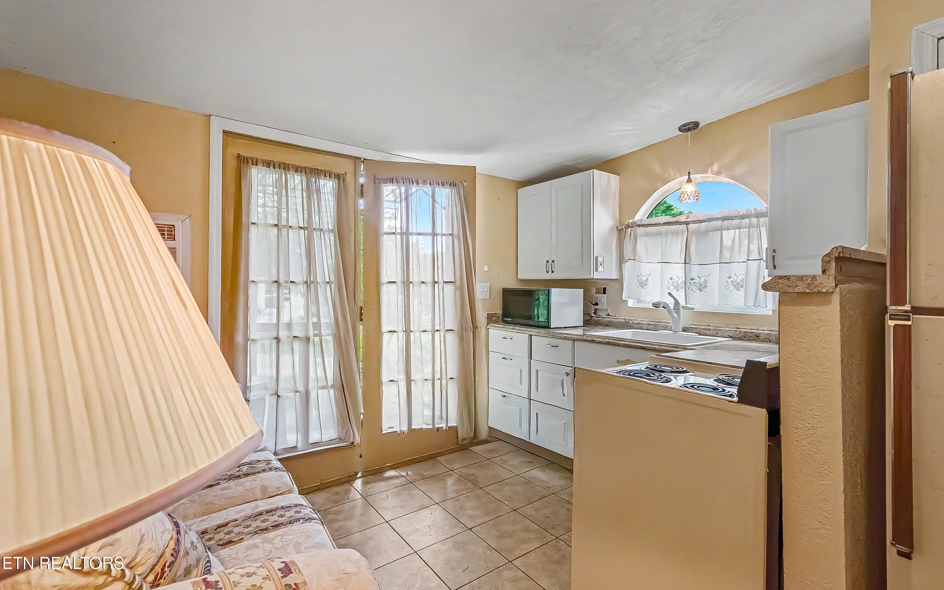 130 Old Knoxville Highway Oliver Springs TN 37840