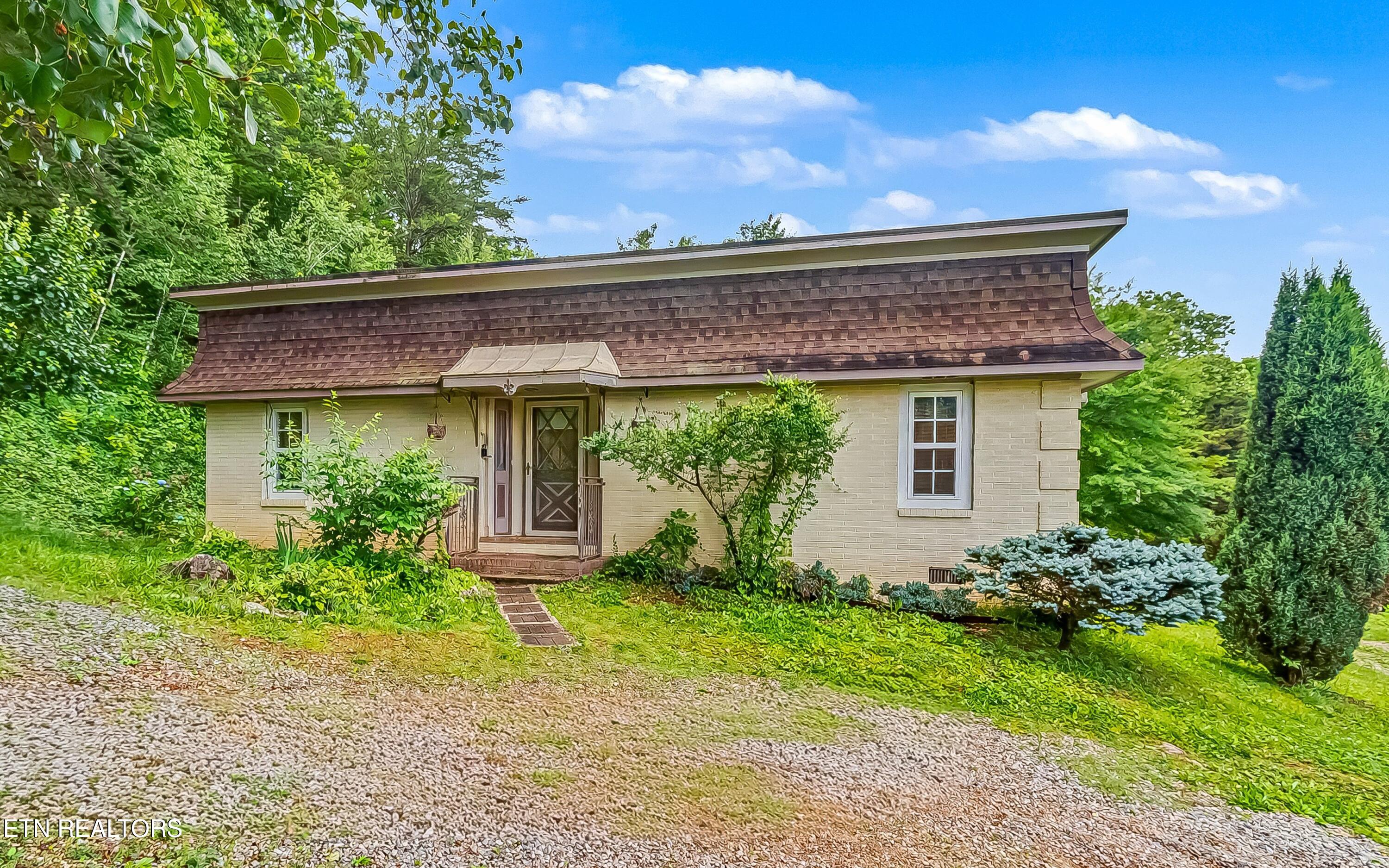130 Old Knoxville Highway Oliver Springs TN 37840