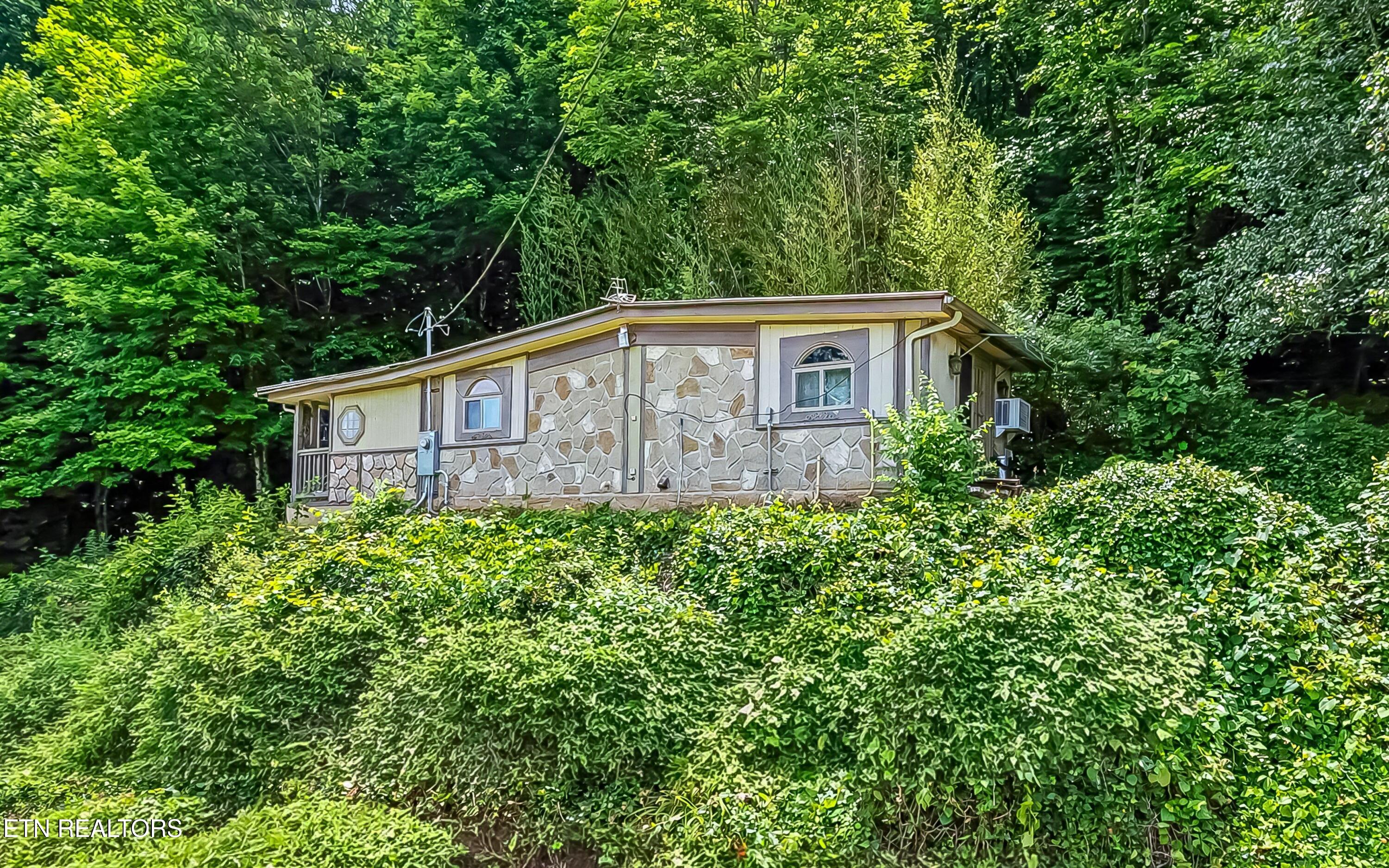 130 Old Knoxville Highway Oliver Springs TN 37840