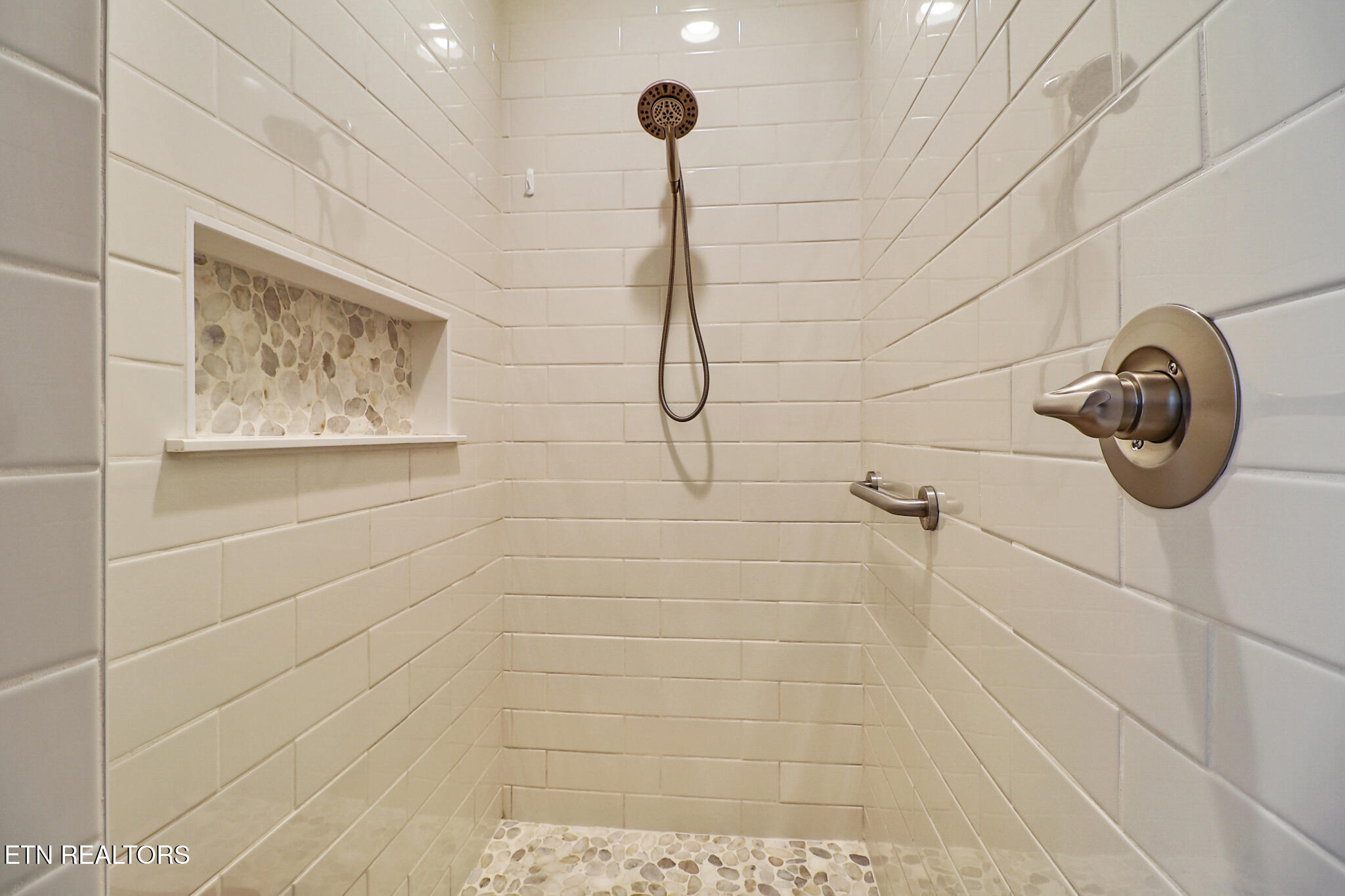 123 Leinster Lane Crossville TN 38558