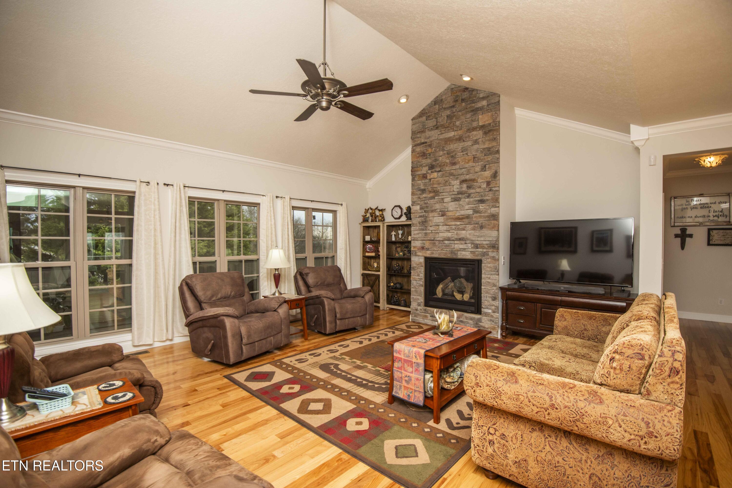 1435 Instrumental Avenue Sevierville TN 37876