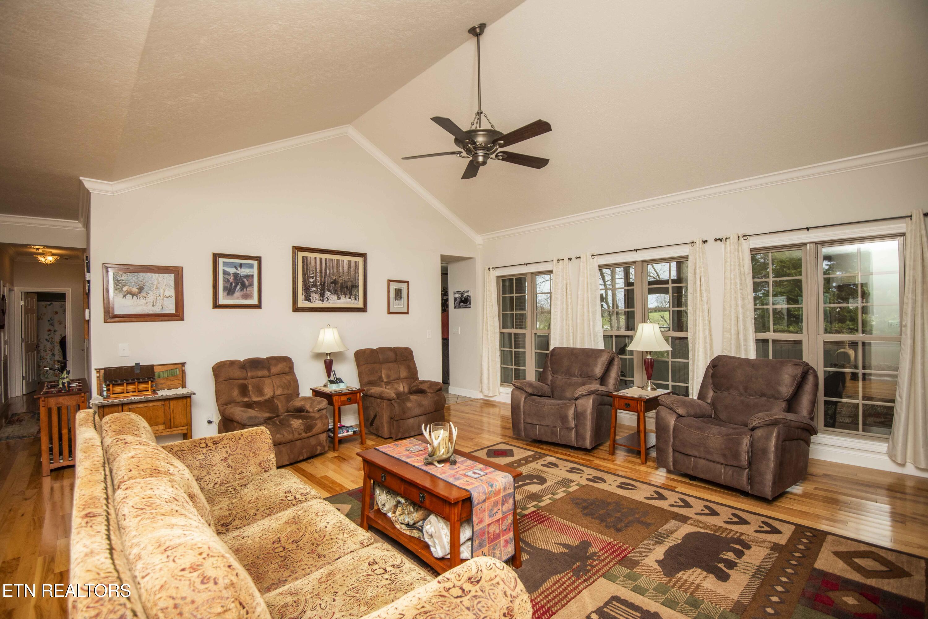 1435 Instrumental Avenue Sevierville TN 37876