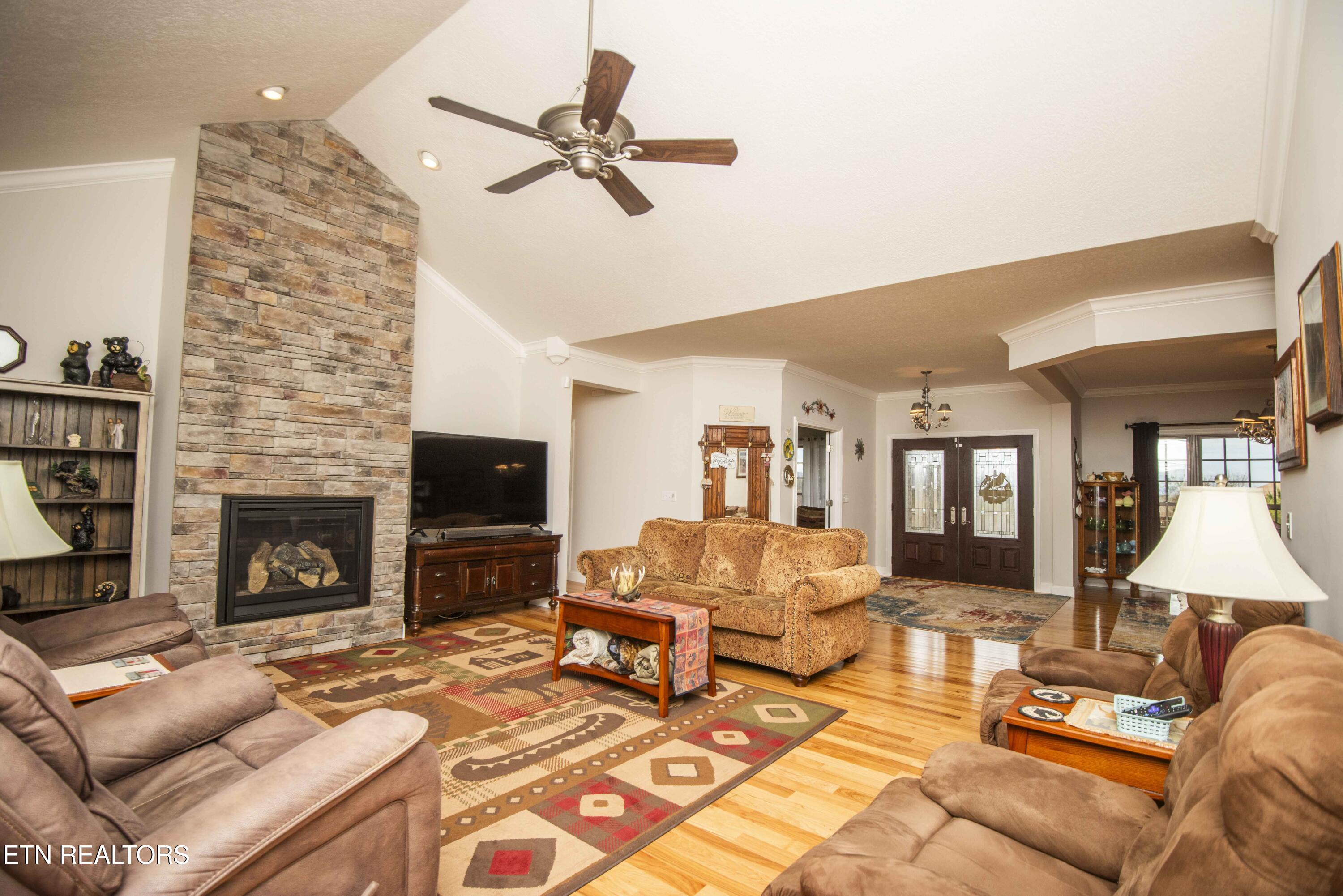 1435 Instrumental Avenue Sevierville TN 37876