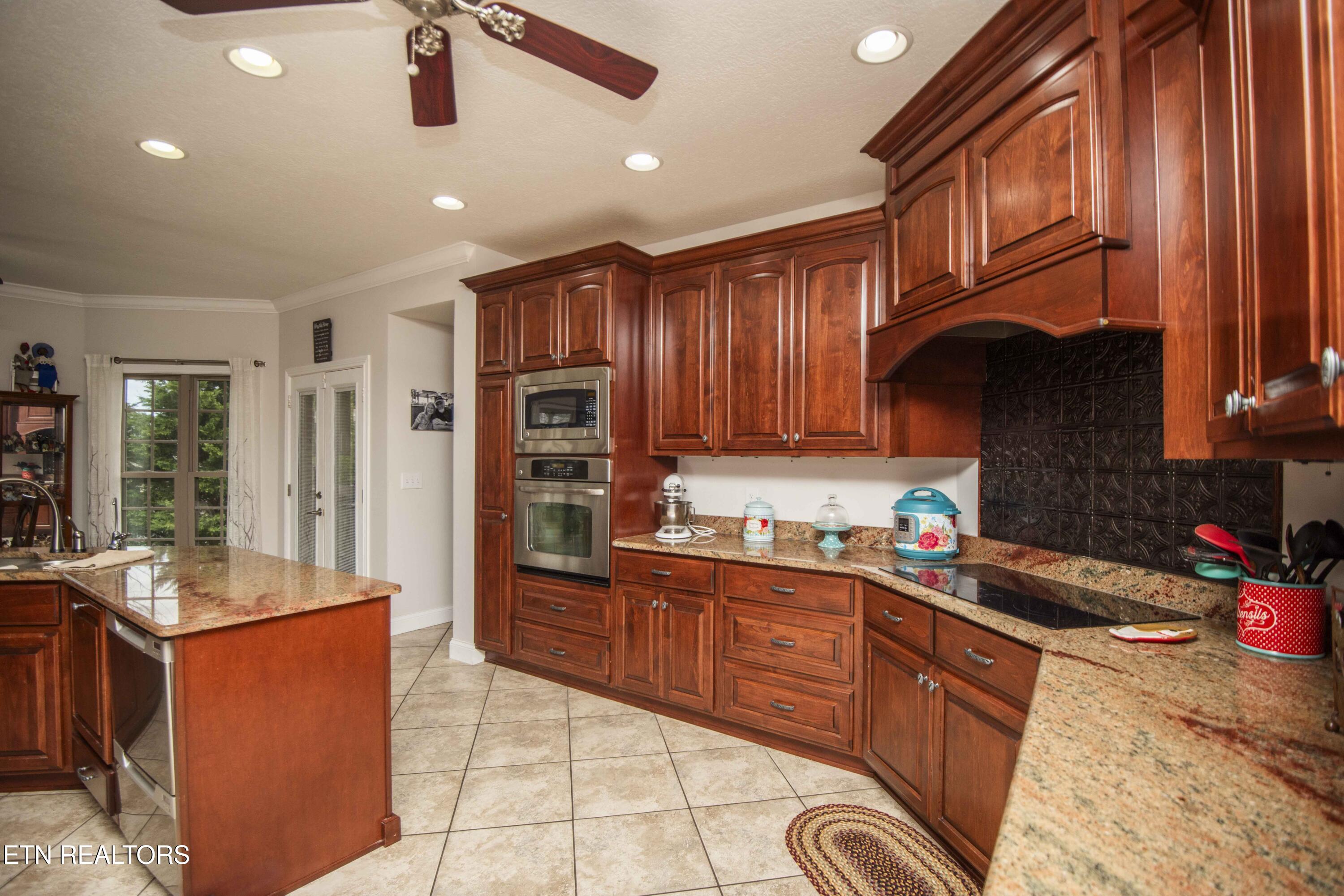 1435 Instrumental Avenue Sevierville TN 37876