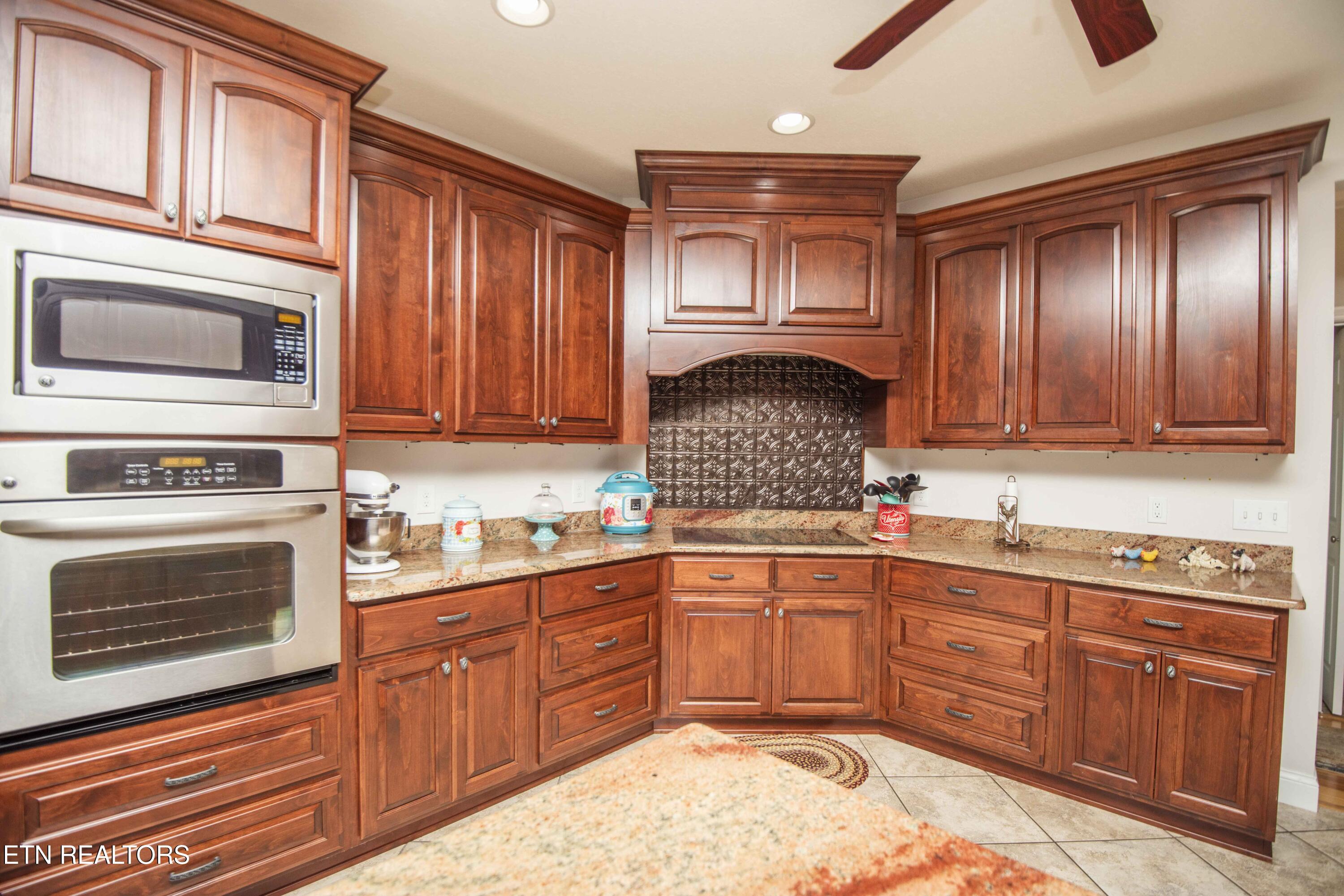 1435 Instrumental Avenue Sevierville TN 37876