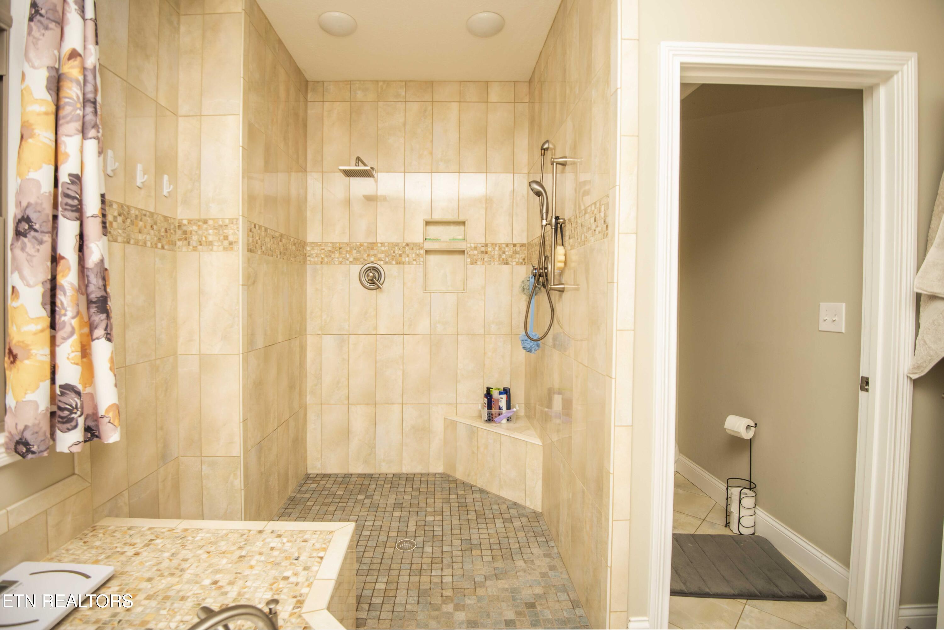 1435 Instrumental Avenue Sevierville TN 37876