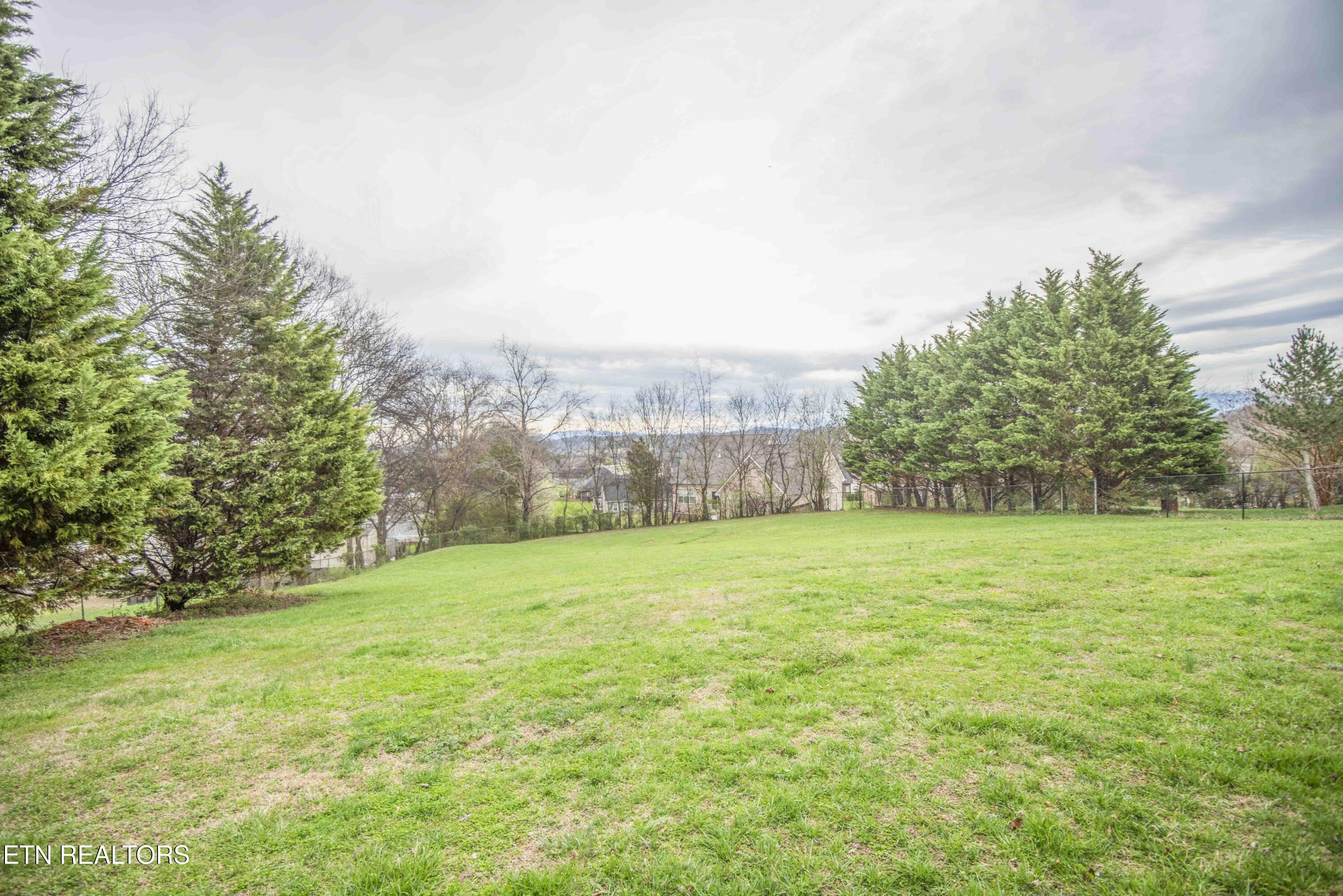 1435 Instrumental Avenue Sevierville TN 37876