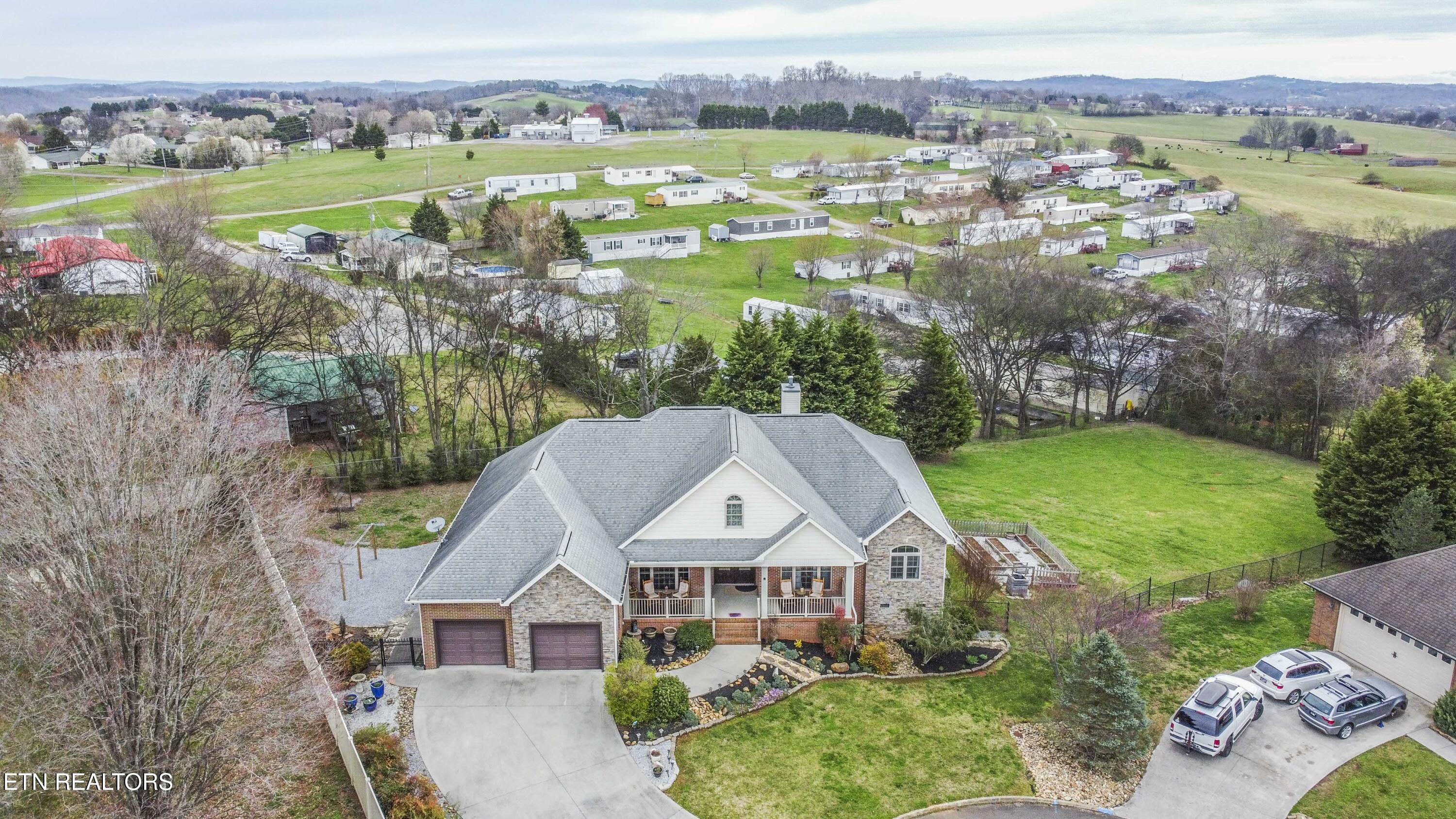 1435 Instrumental Avenue Sevierville TN 37876