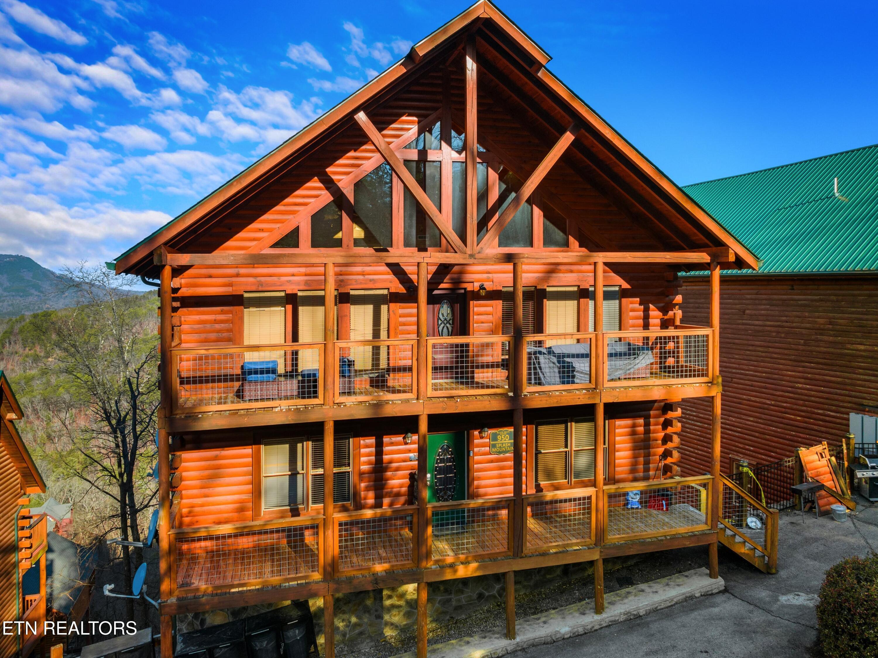 950 Black Bear Cub Way Sevierville TN 37862