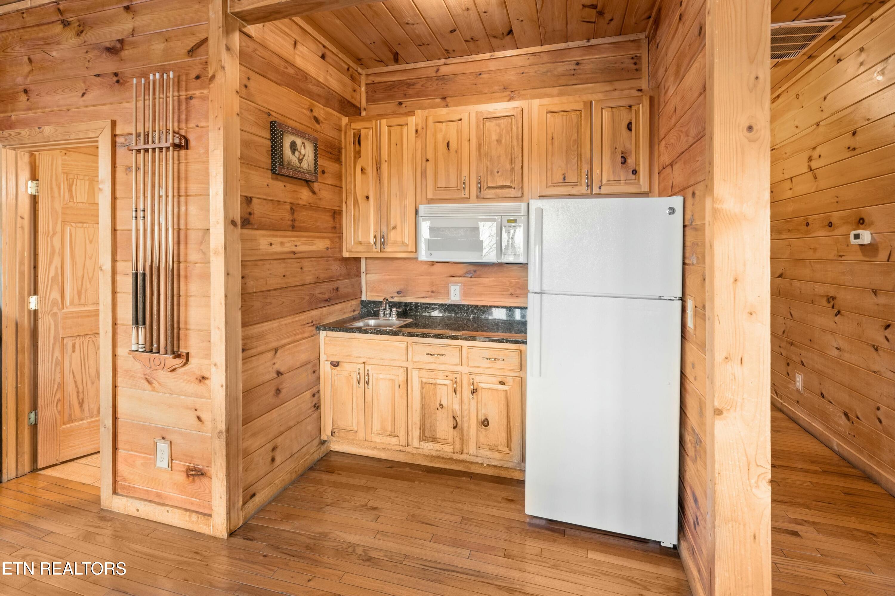 950 Black Bear Cub Way Sevierville TN 37862