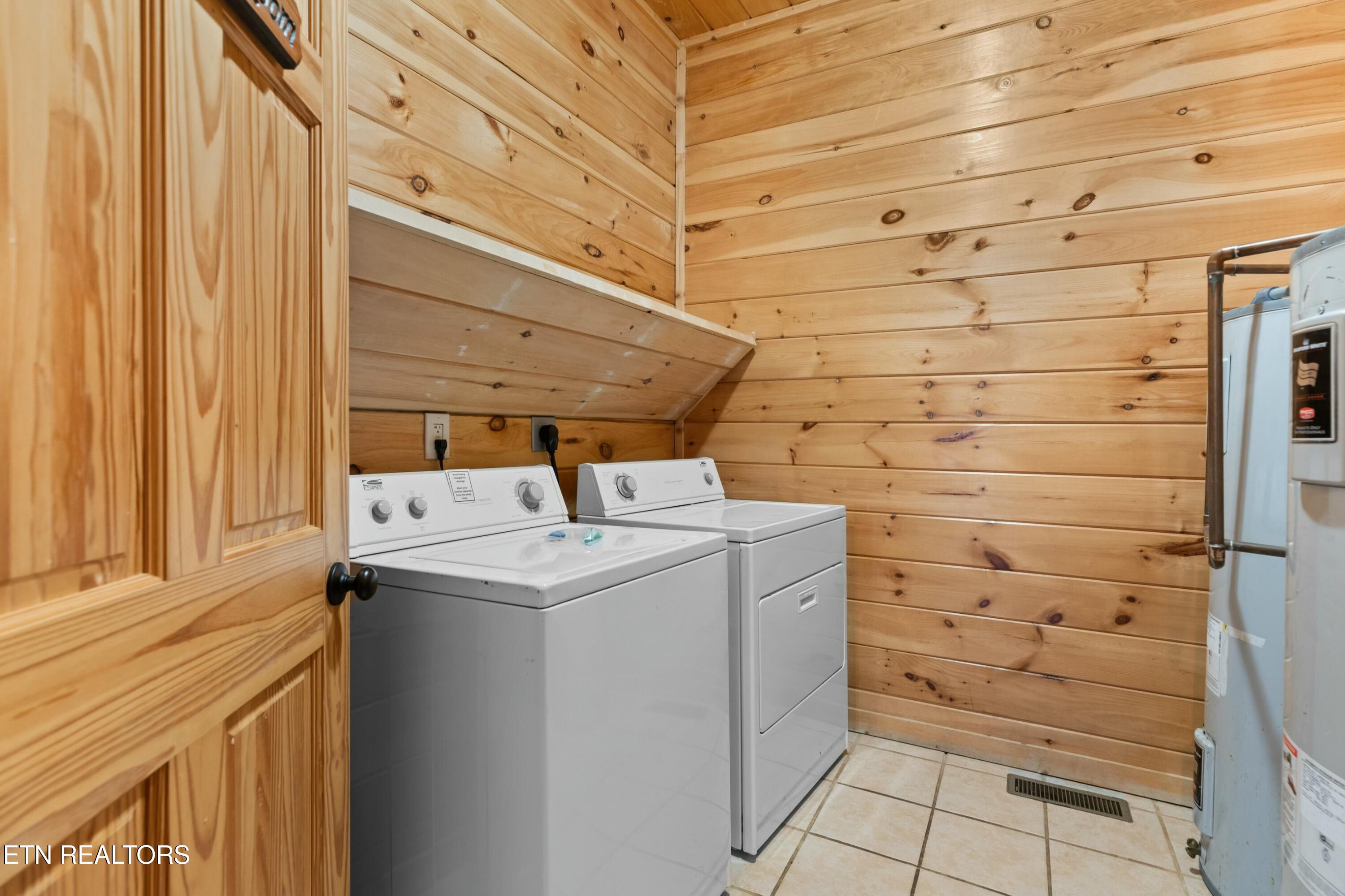 950 Black Bear Cub Way Sevierville TN 37862