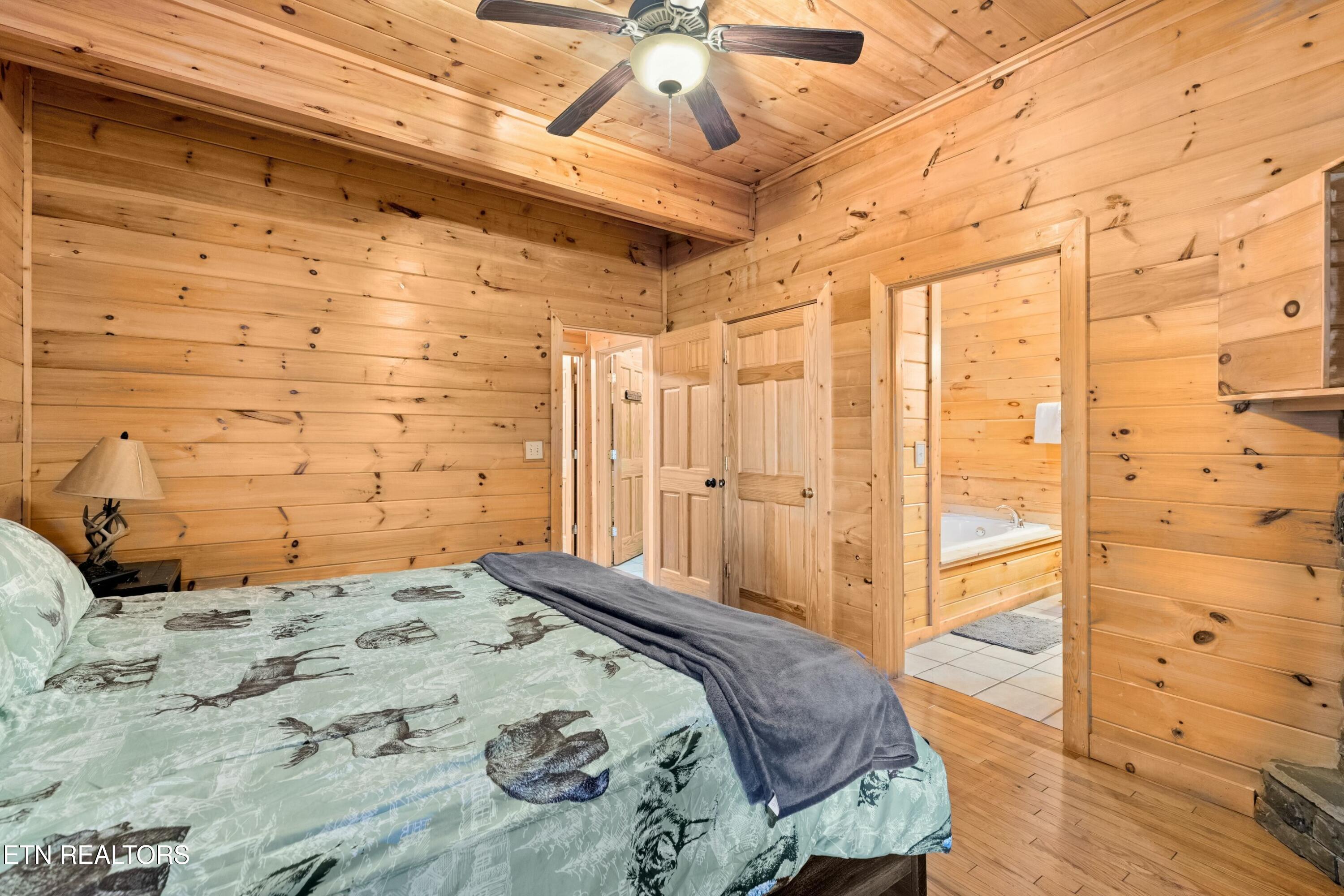 950 Black Bear Cub Way Sevierville TN 37862